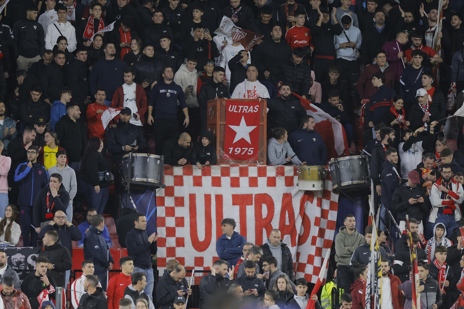 Búscate en las fotos del Sevilla Fc- PSV