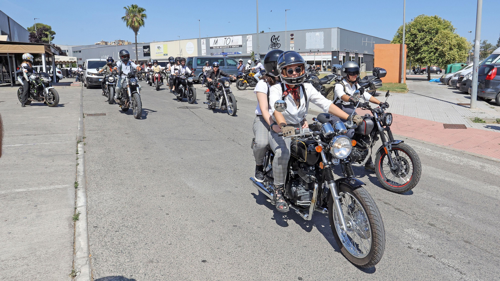 Búscate en el evento motero solidario "The Distinguished Gentleman´s Ride" en Jerez