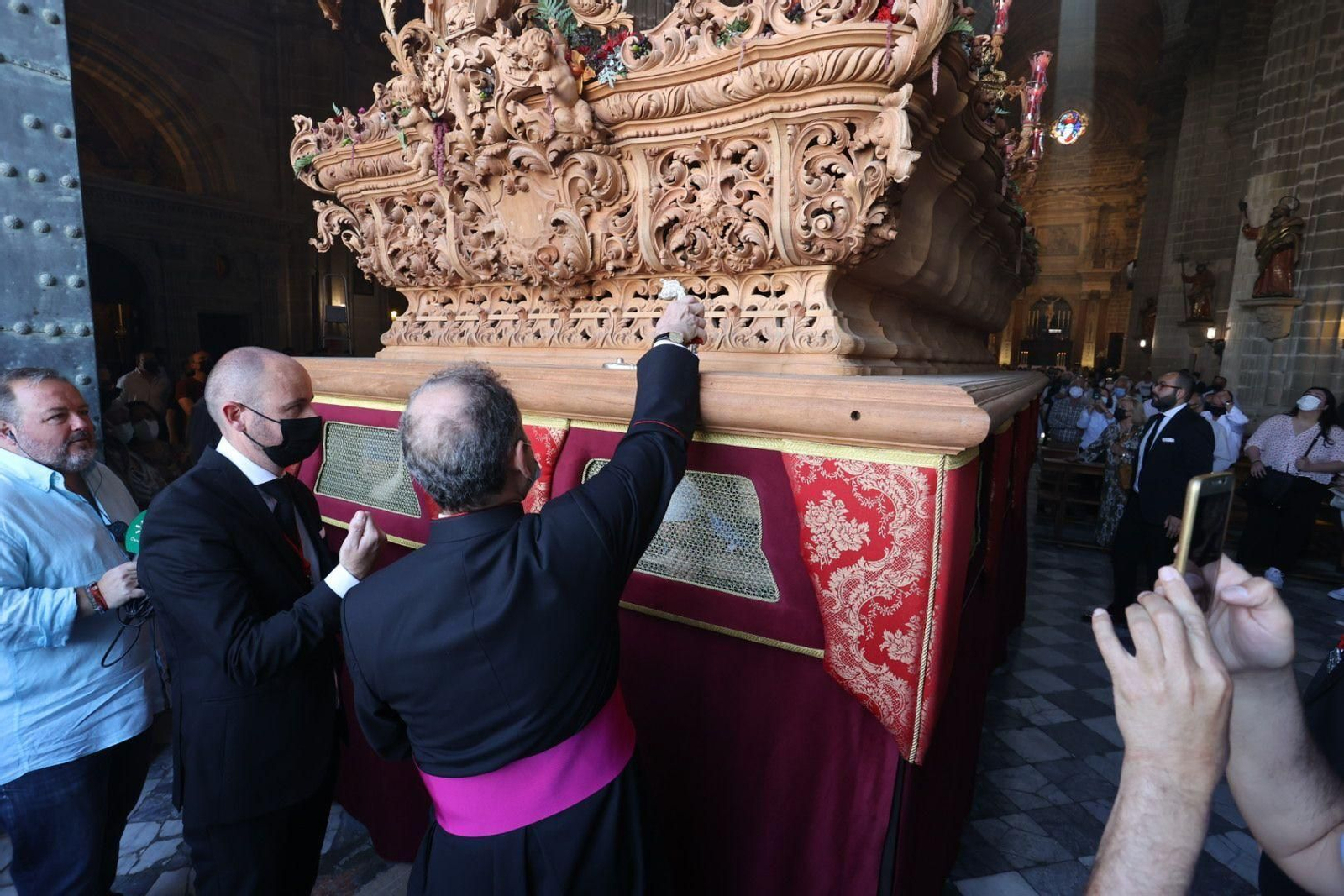 Las imágenes de regreso de las hermandades de la Sed, Candelaria, Paz y Clemencia a sus templos