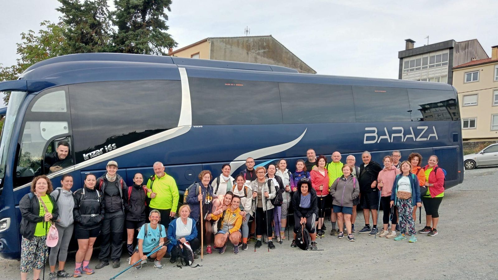 Un autobús siguió a los senderistas para asistirles en caso de emergencia