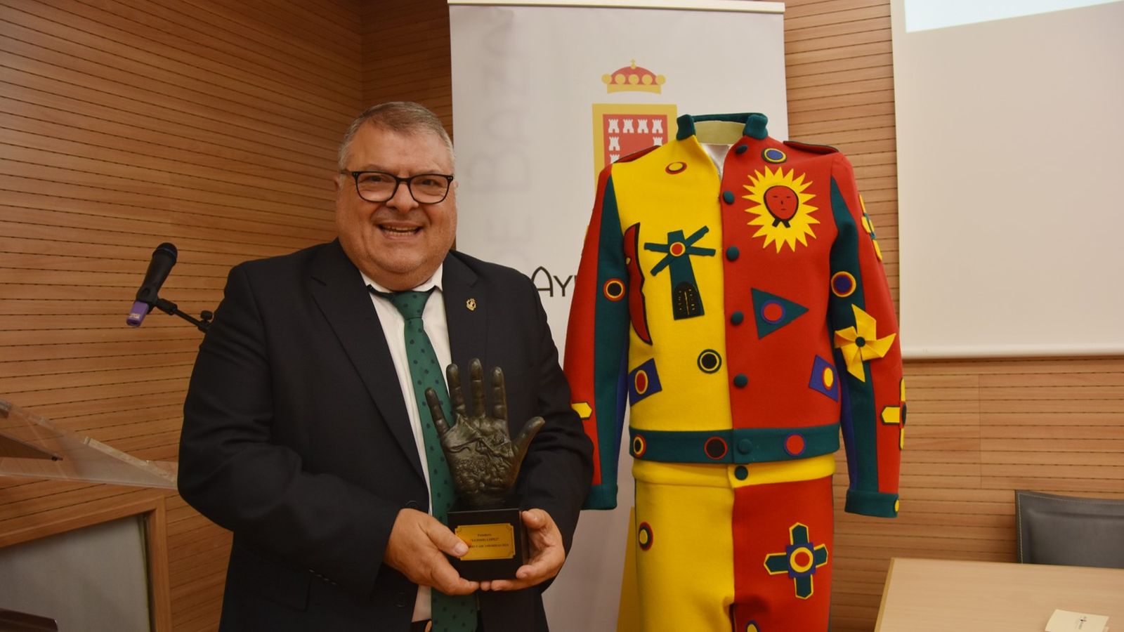 Luis Miguel López, galardonado con el Premio Cascamorras 2024.