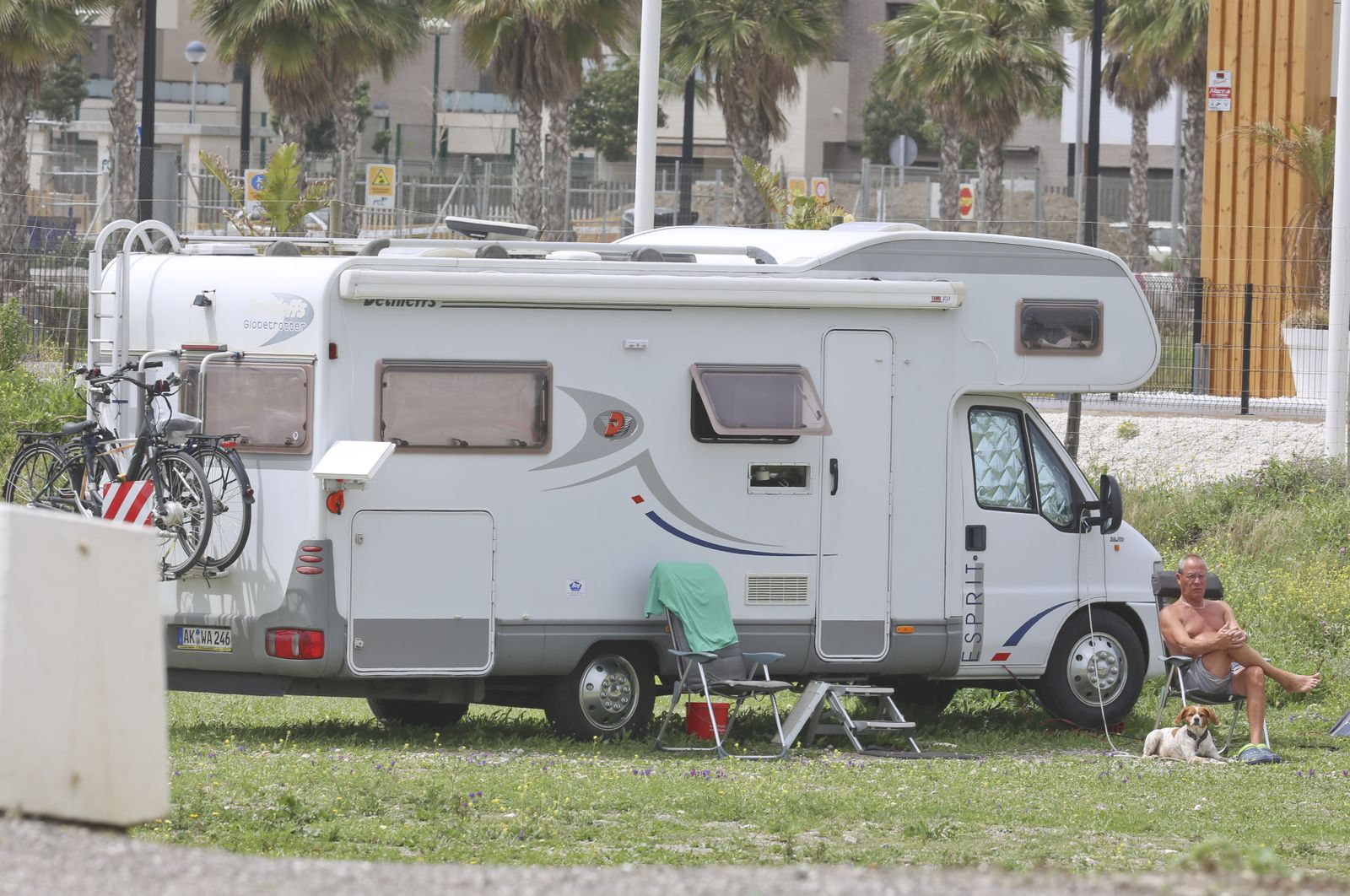 Playas cerradas en Torremolinos, la imagen del coronavirus en Málaga