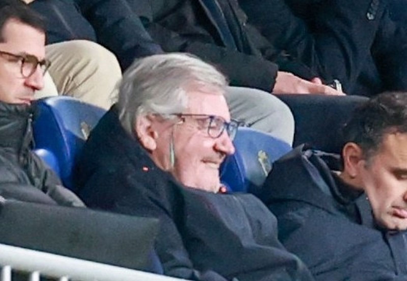 Manuel Vizcaíno en el palco durante el Cádiz-Zaragoza.