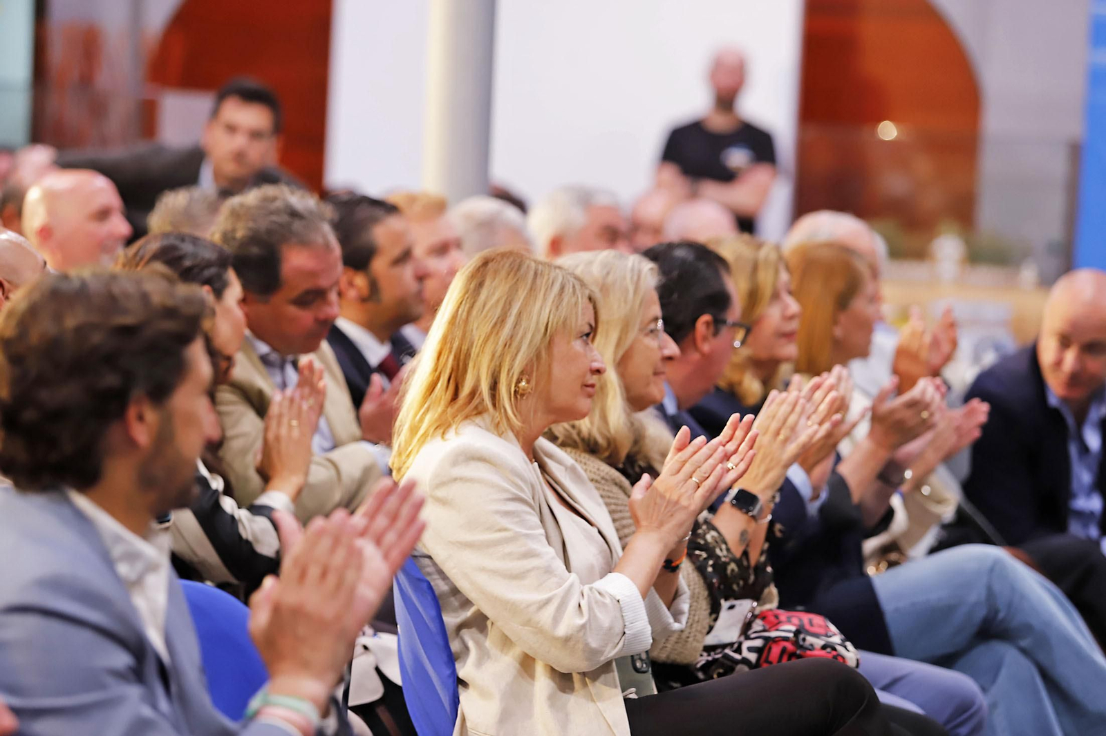 Las imágenes en el Desayuno-Coloquio del Grupo Joly "Competitividad innovación y eficiencia el sector de los frutos rojos ante el reto de la sostenibilidad"