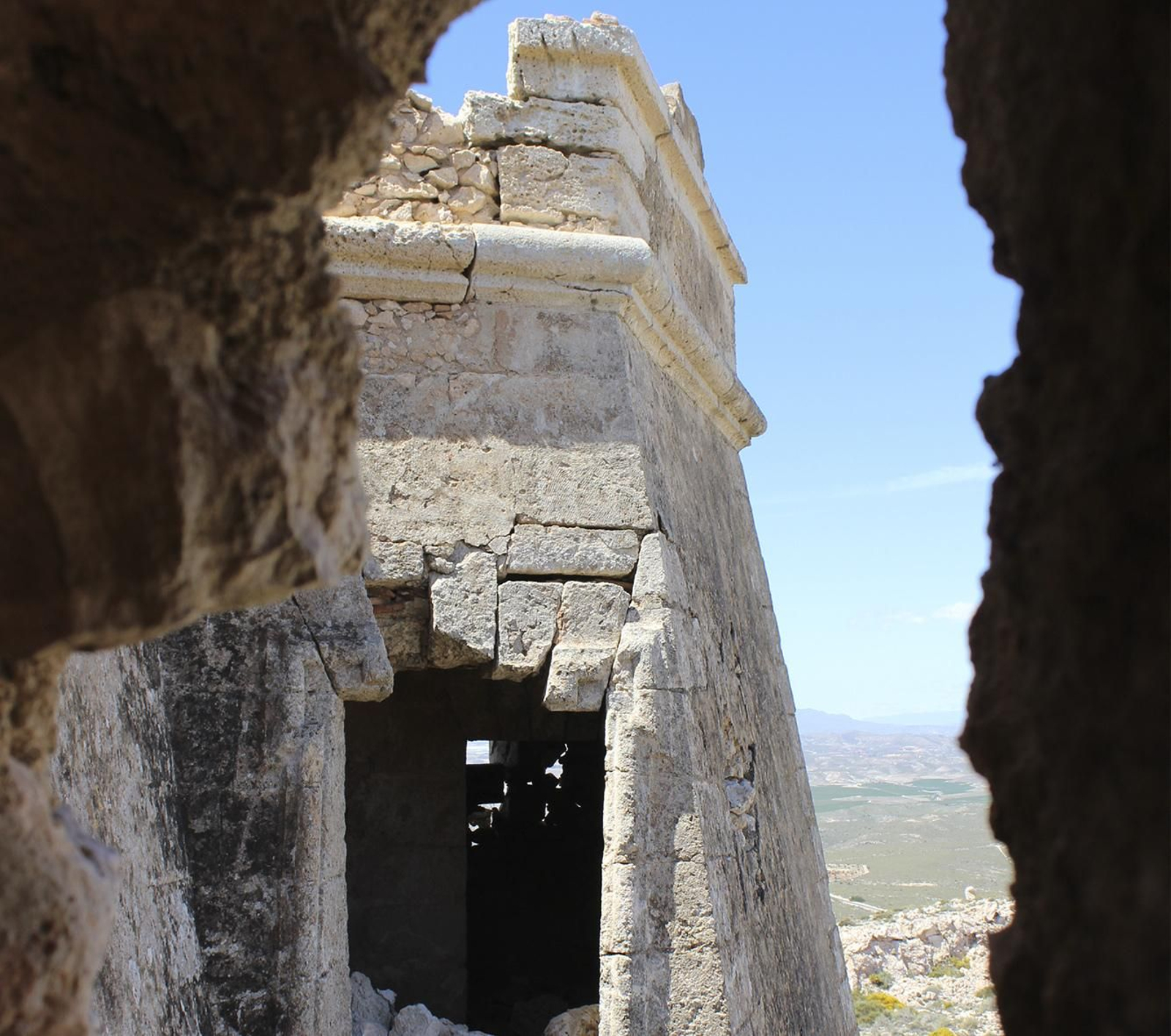 Un gran agujero en la fachada