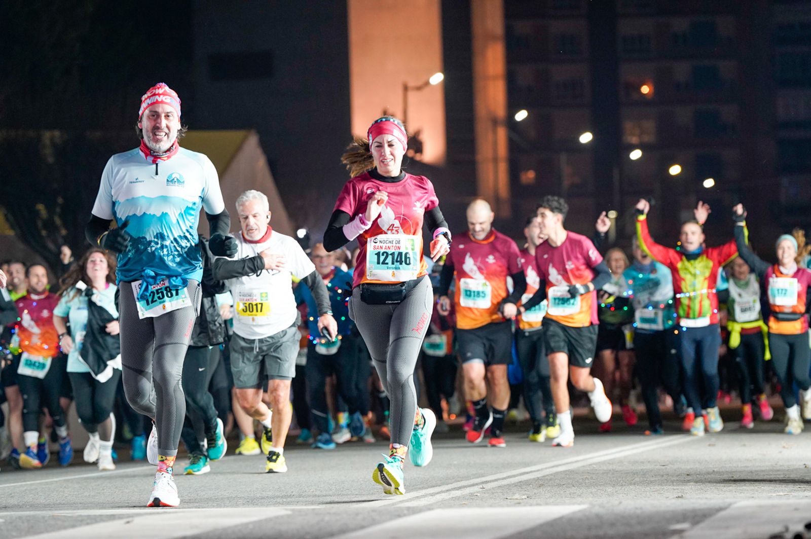 En imágenes: búscate en tu llegada a meta de la Carrera de San Antón 2026 (17)