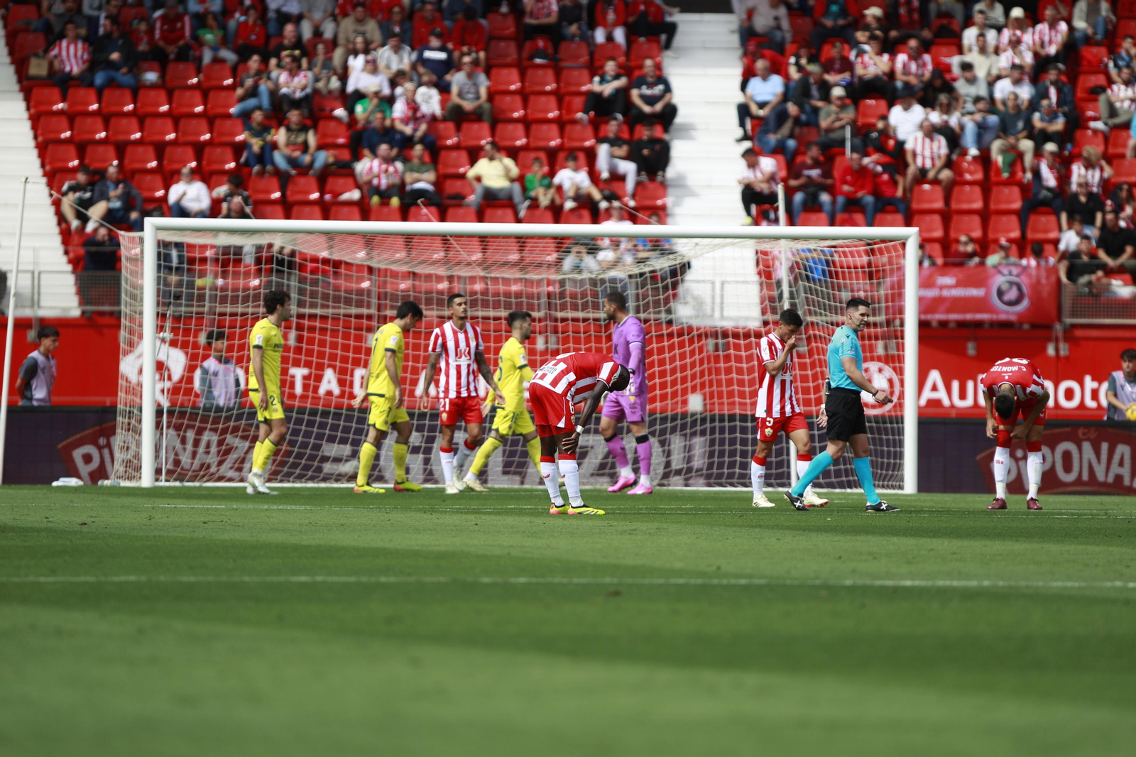Las mejores imágenes del partido de fútbol U.D. Almería-Villarreal C.F.