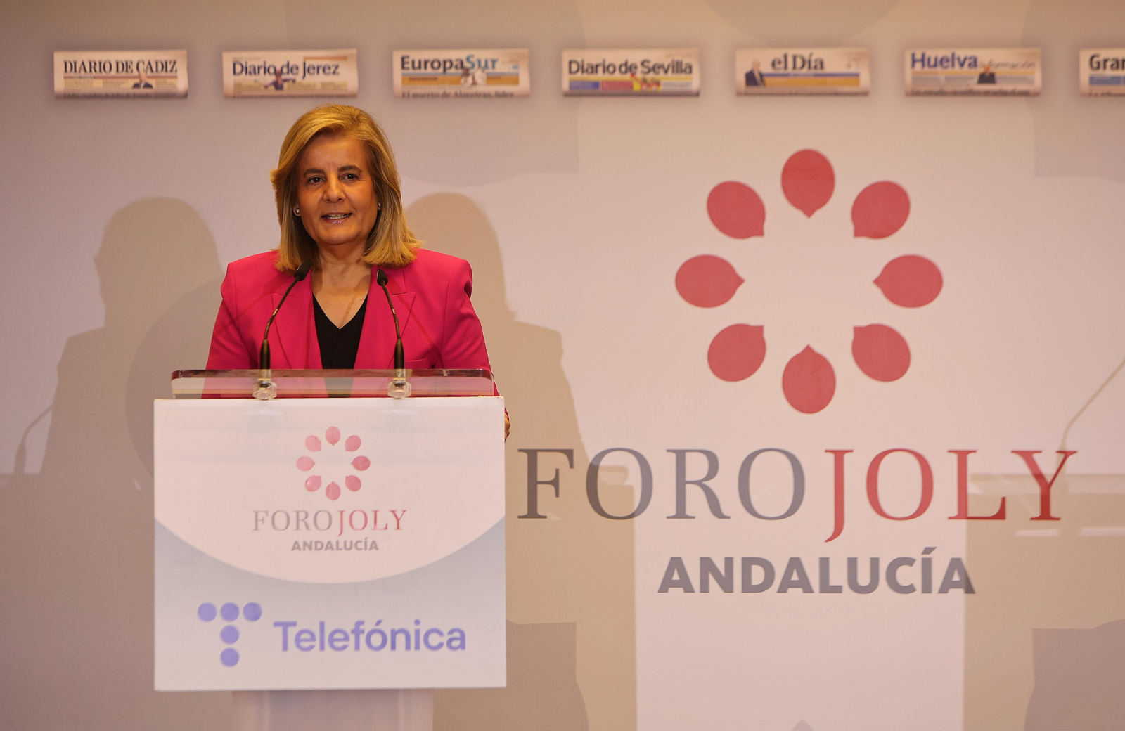 FORO JOLY.  Dña.Carolina España