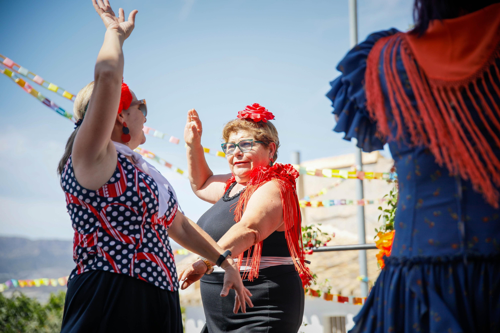 Así es la gran alfombra de serrín para que levite la Virgen de Fátima de Tíjola