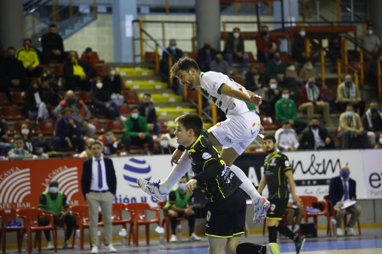Las imágenes del triunfo del Córdoba Futsal ante O Parrulo