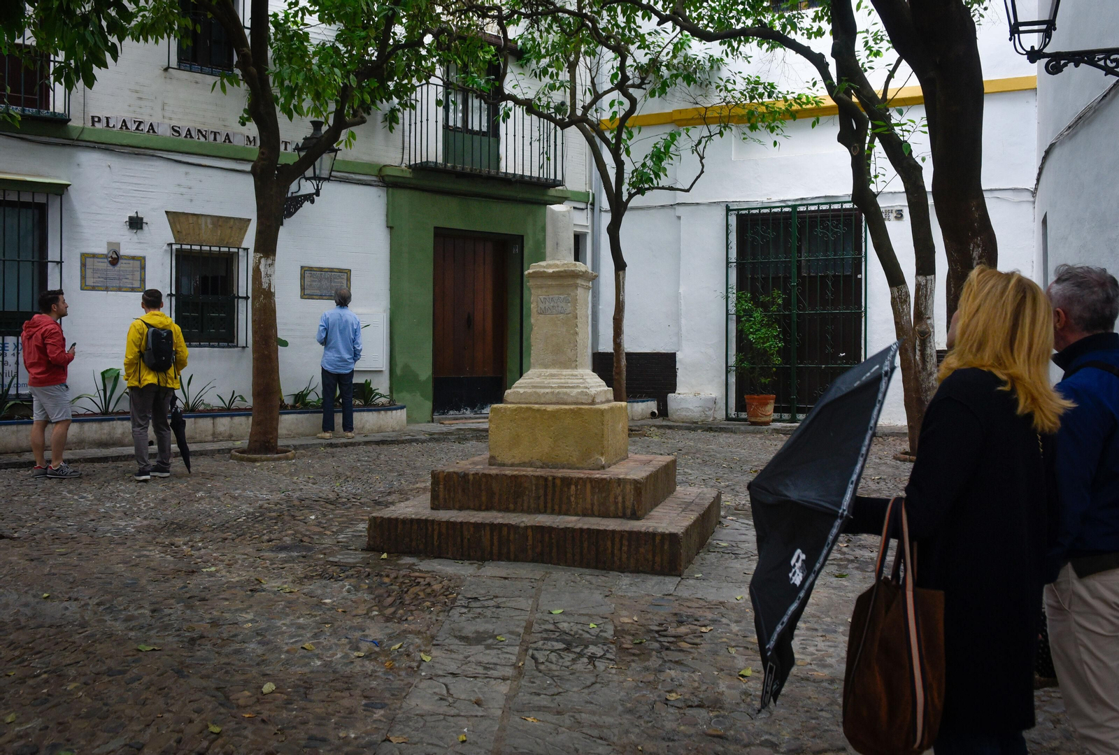 Vandalismo en el kilómetro cero de las Hermanas de la Cruz