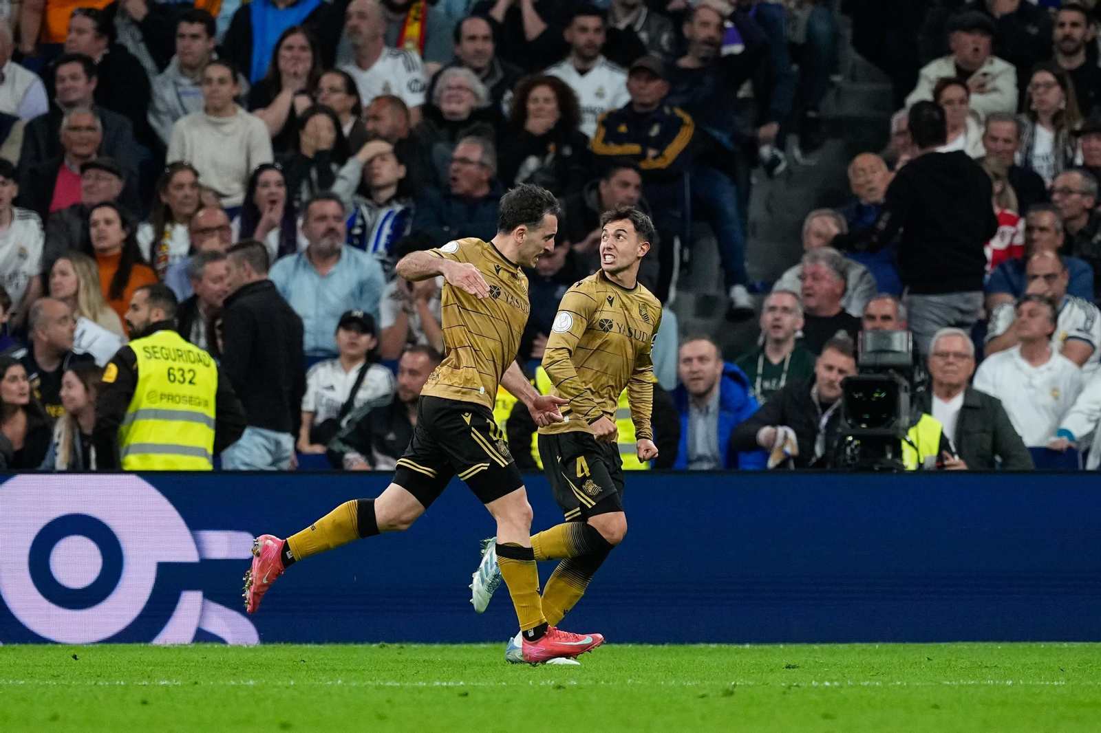 Las fotos del Real Madrid - Real Sociedad camino del Estadio de la Cartuja