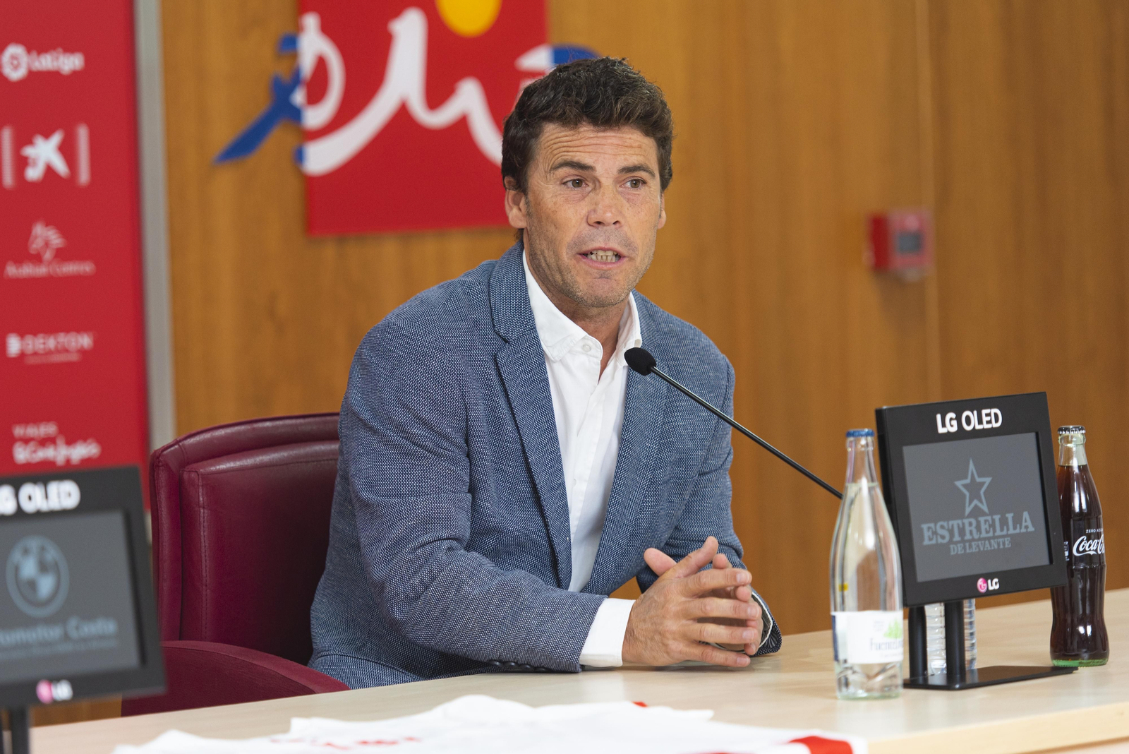 Presentación de Rubi como nuevo entrenador del Almería