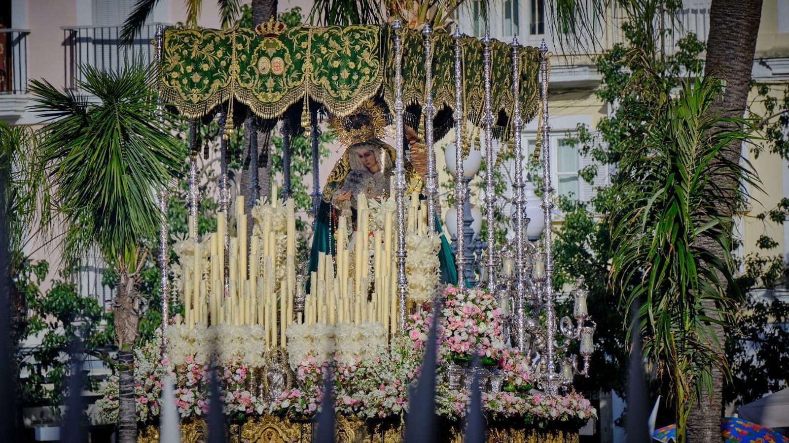 El paso de palio de la Virgen de la Esperanza.