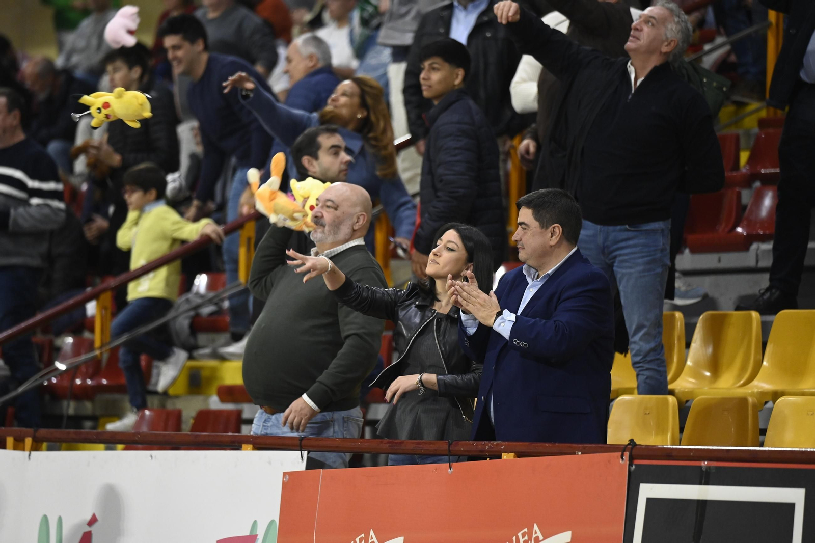 Las mejores fotos del ambiente en Vista Alegre para el Córdoba Futsal - Osasuna Magna