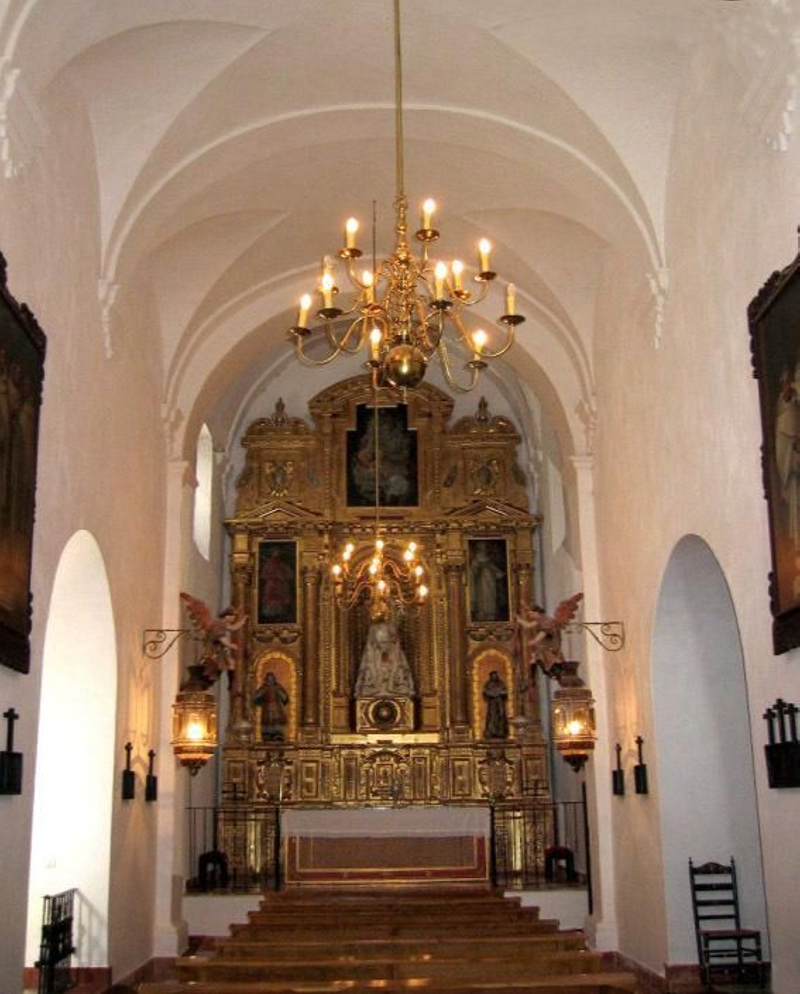 Iglesia del convento construida sobre la ermita de Nuestra Señora de los Reyes Iglesia del convento construida sobre la ermita de Nuestra Señora de los Reyes