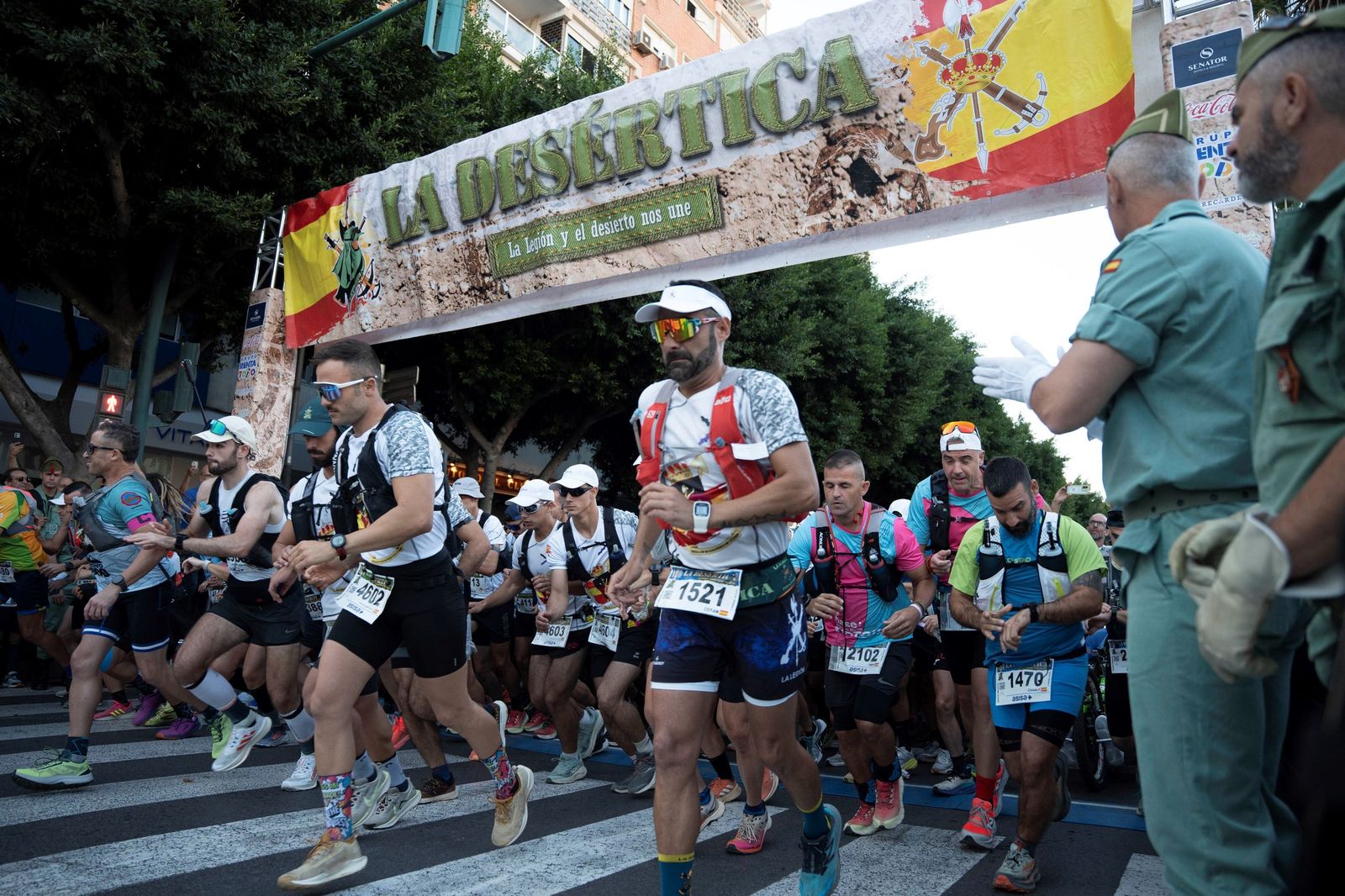 Un  grupo de corredores tomando la salida de La Desértica durante la edición del pasado año.