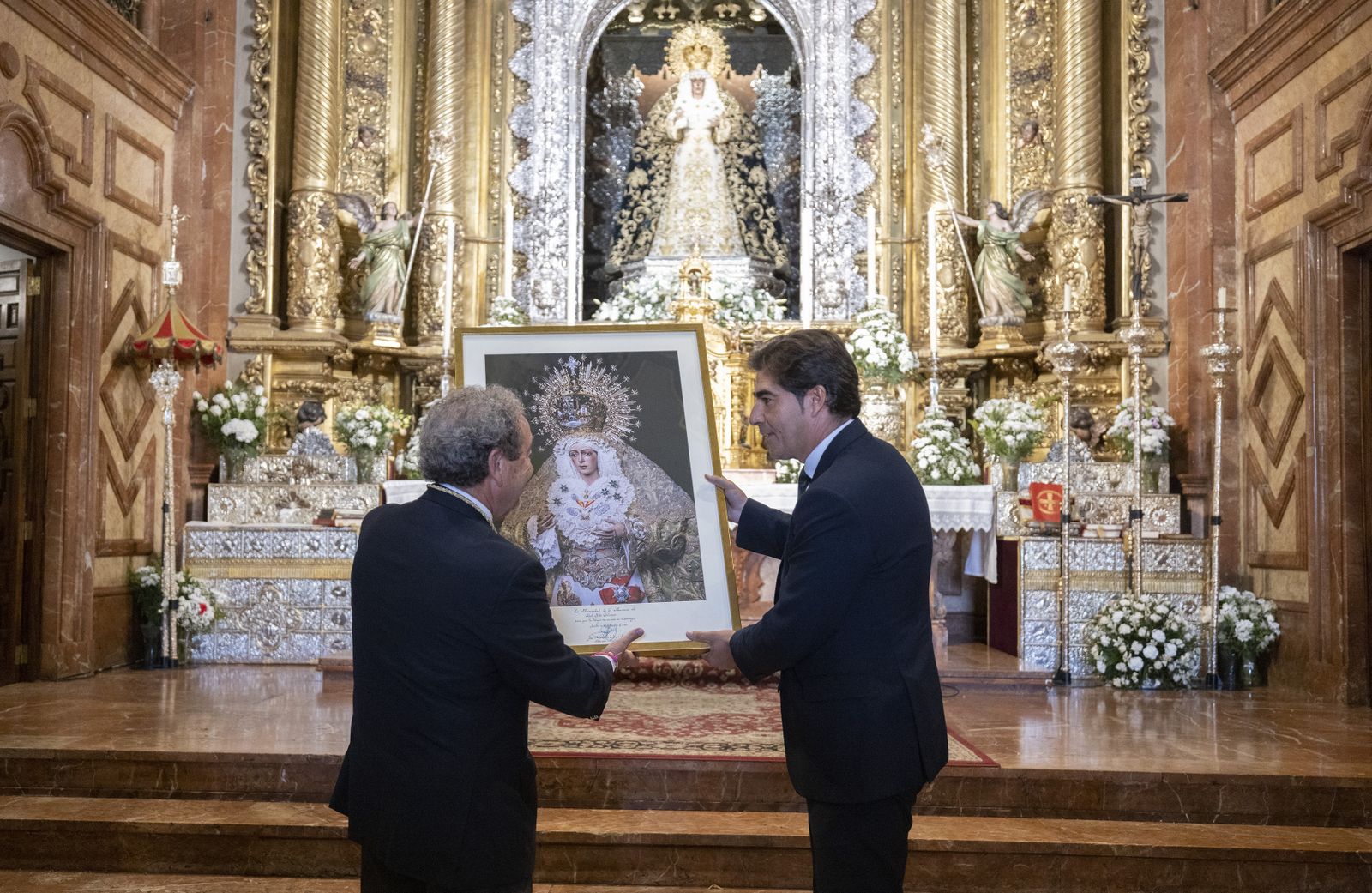 La visita del Betis a la Basílica de la Macarena., todas las fotos
