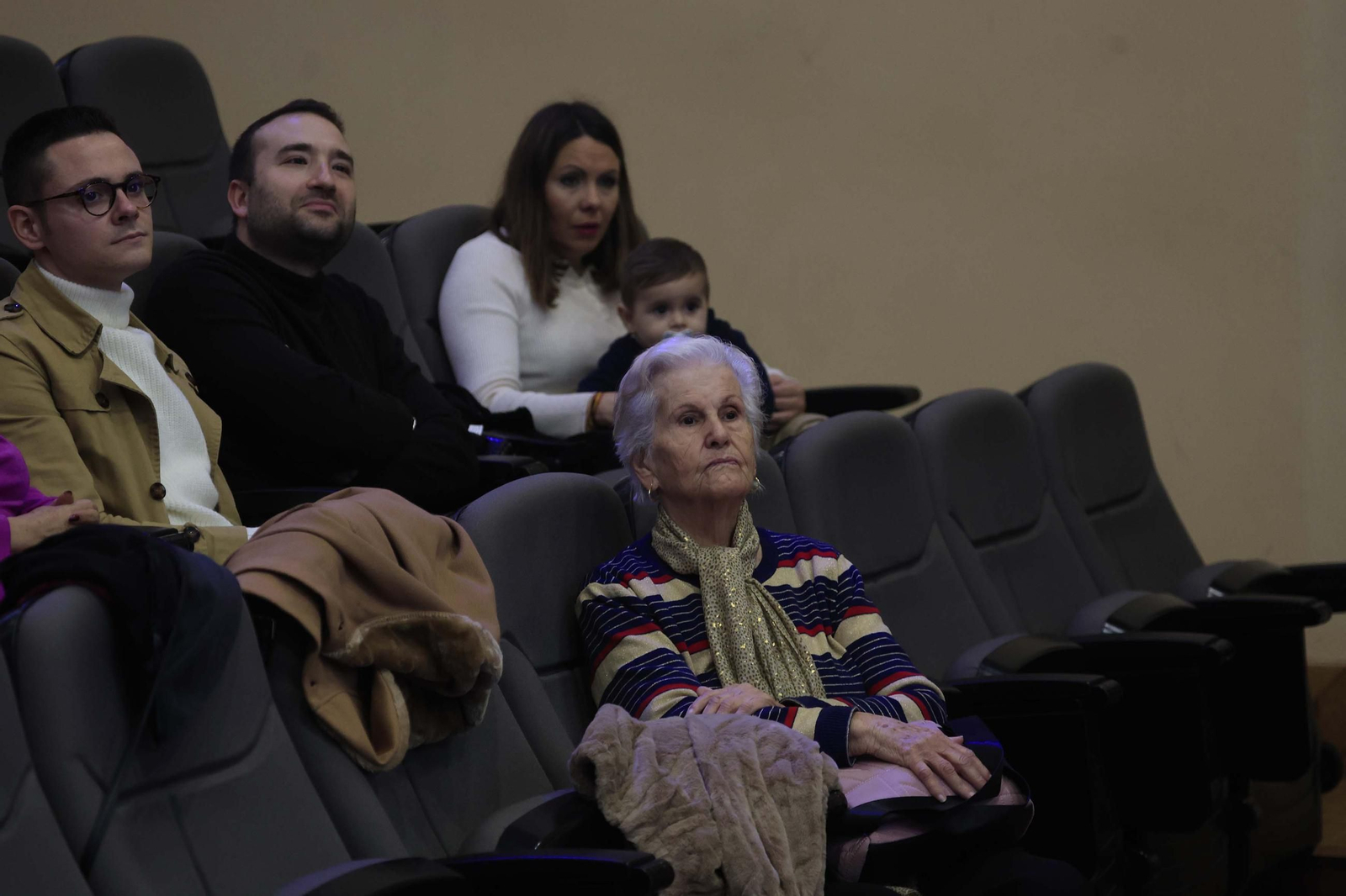 Las fotos de la entrega del Premio Rafael Viso 2025 para jóvenes creadores a la cantante algecireña Naomí Santos