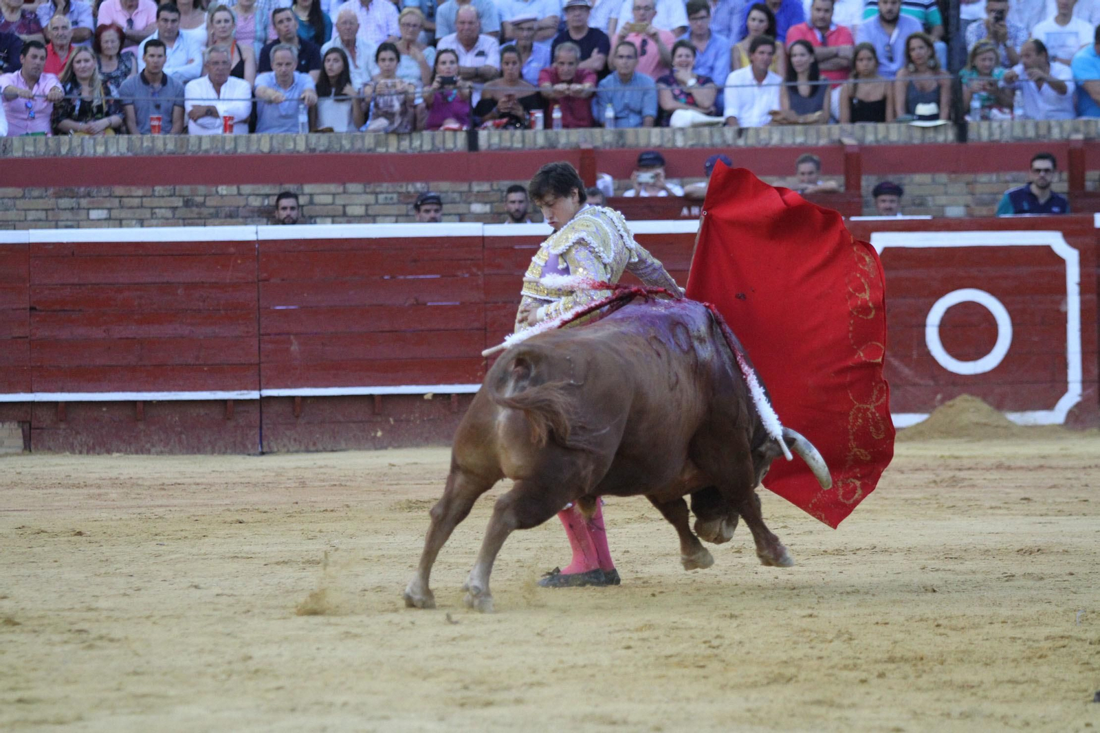Imágenes de lidia de Roca Rey