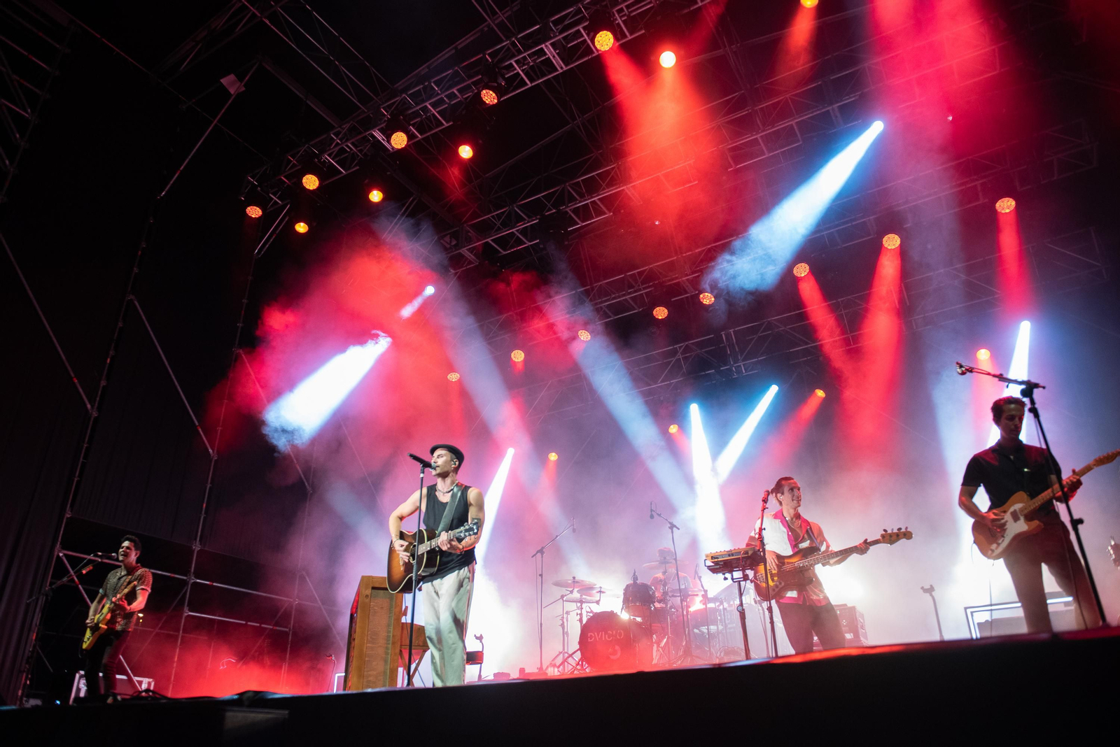 Imágenes de los conciertos de Marlon y Dvicio en Las Copas de Jerez