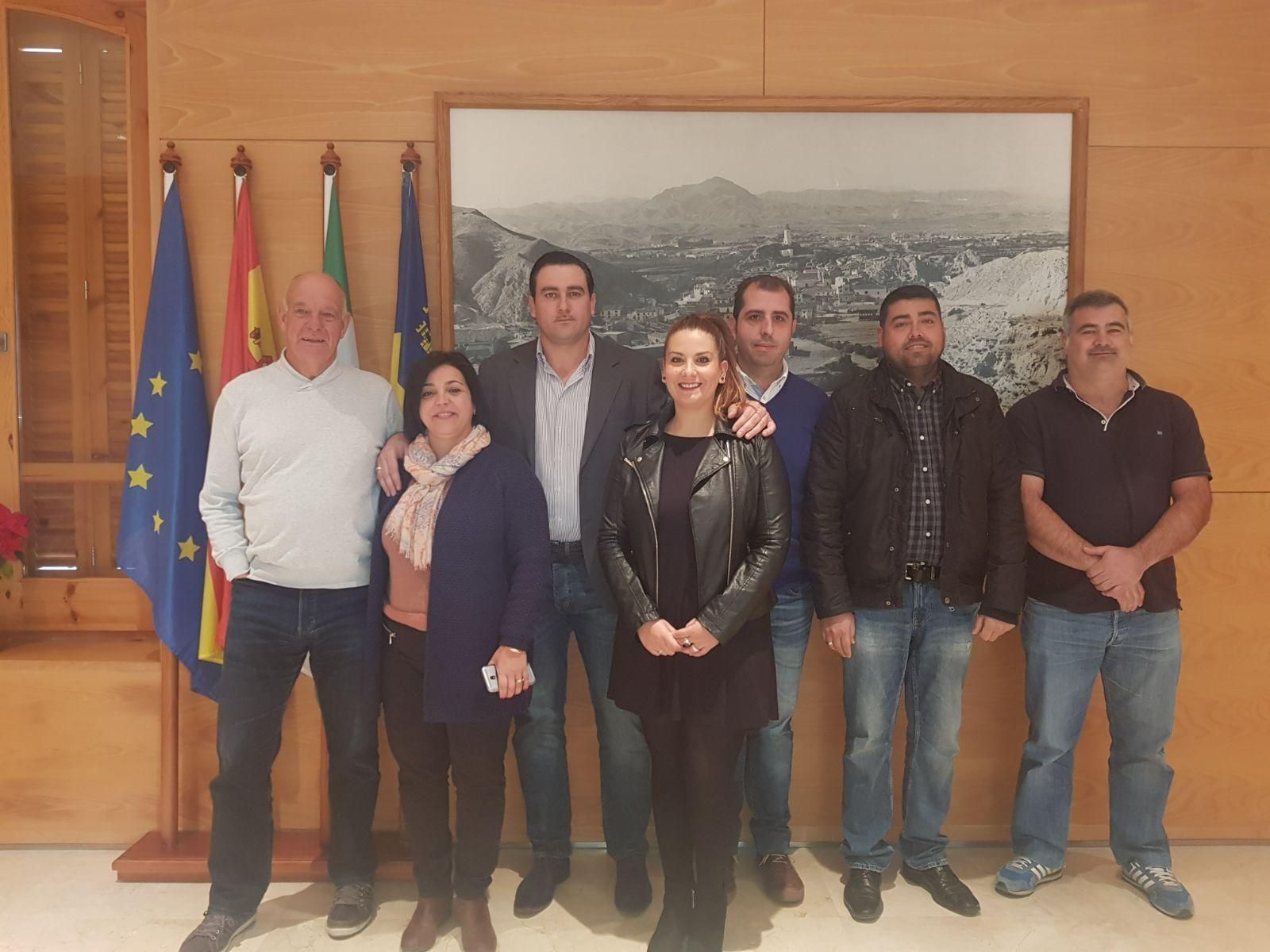 El alcalde de Zurgena, Luis Díaz, junto a su equipo de gobierno.