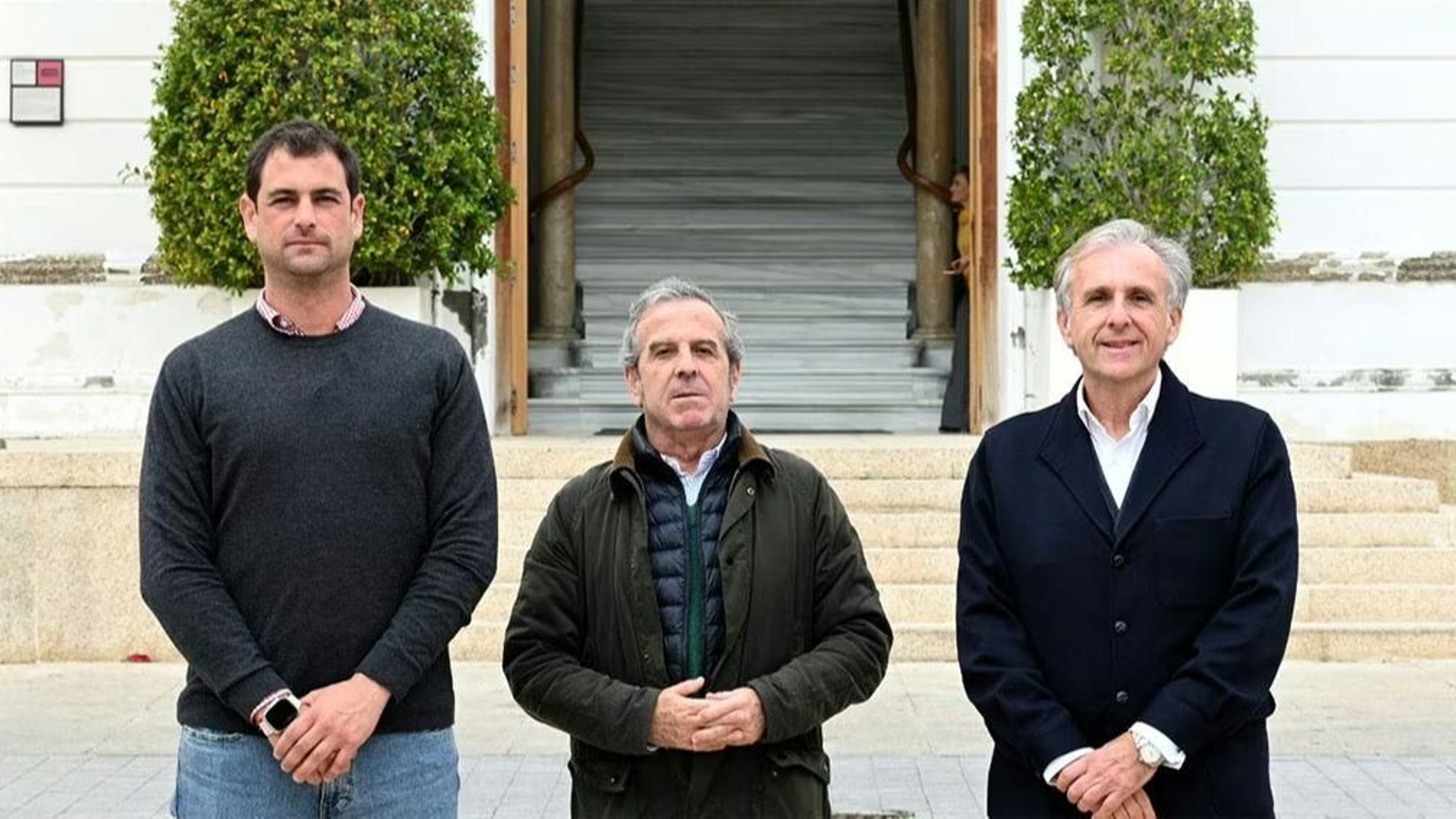 Los tres concejales de Vox El Puerto.