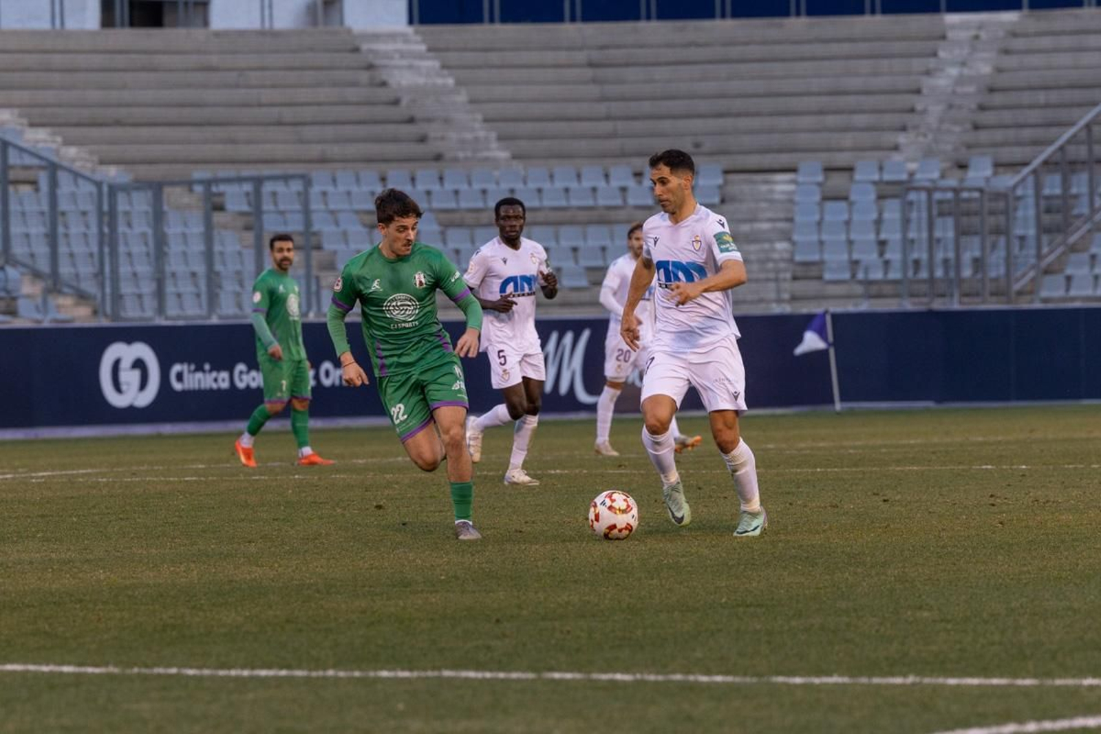 La emoción del triunfo in extremis del Real Jaén ante el Atlético Mancha Real, en imágenes