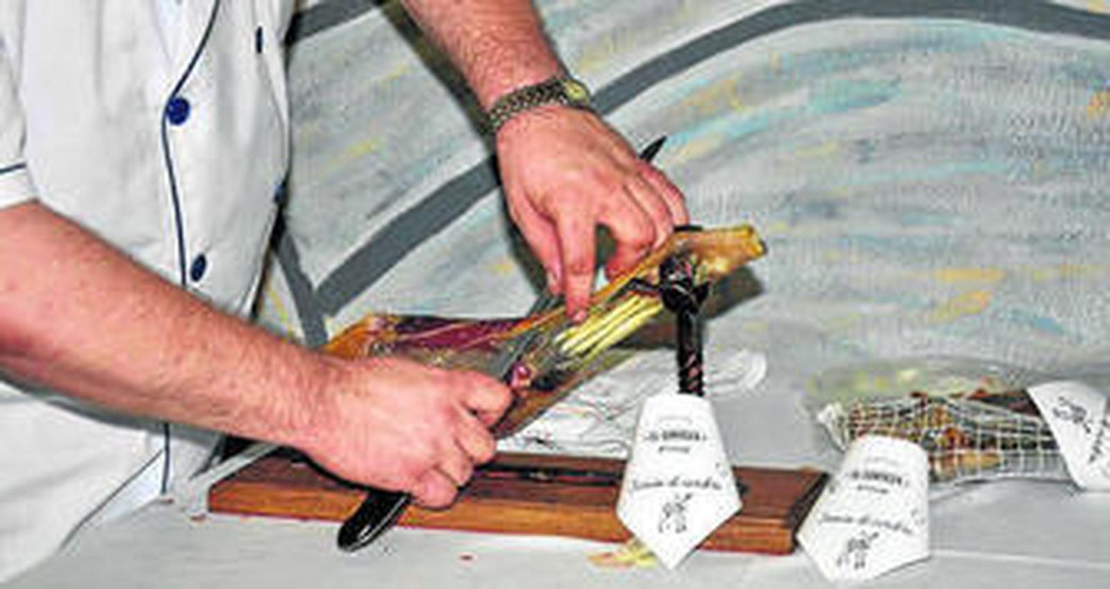 El corte y buena textura que ofrece la pierna de cordero segureño convenció a Domingo Guijarro para crear este producto.