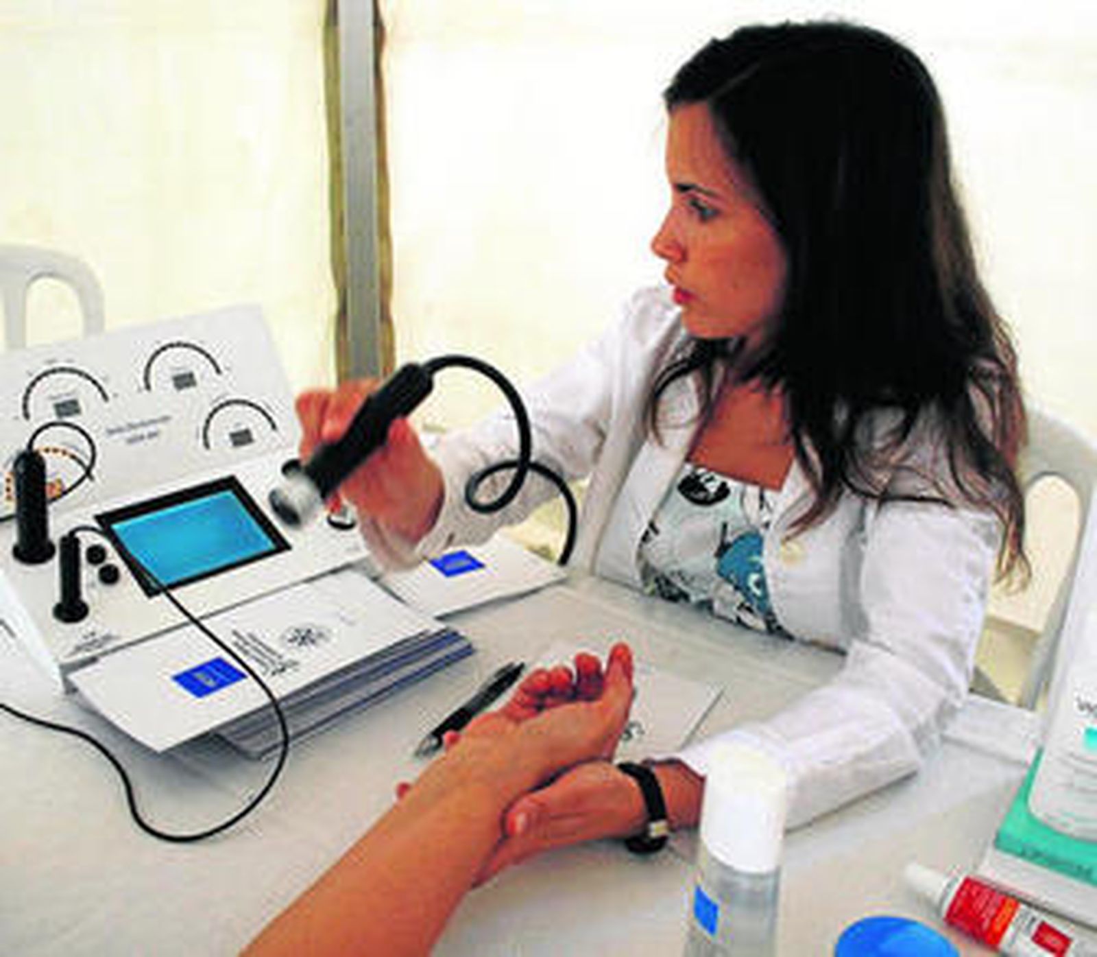 Pruebas de la sensibilidad de la piel ante los rayos ultravioleta.