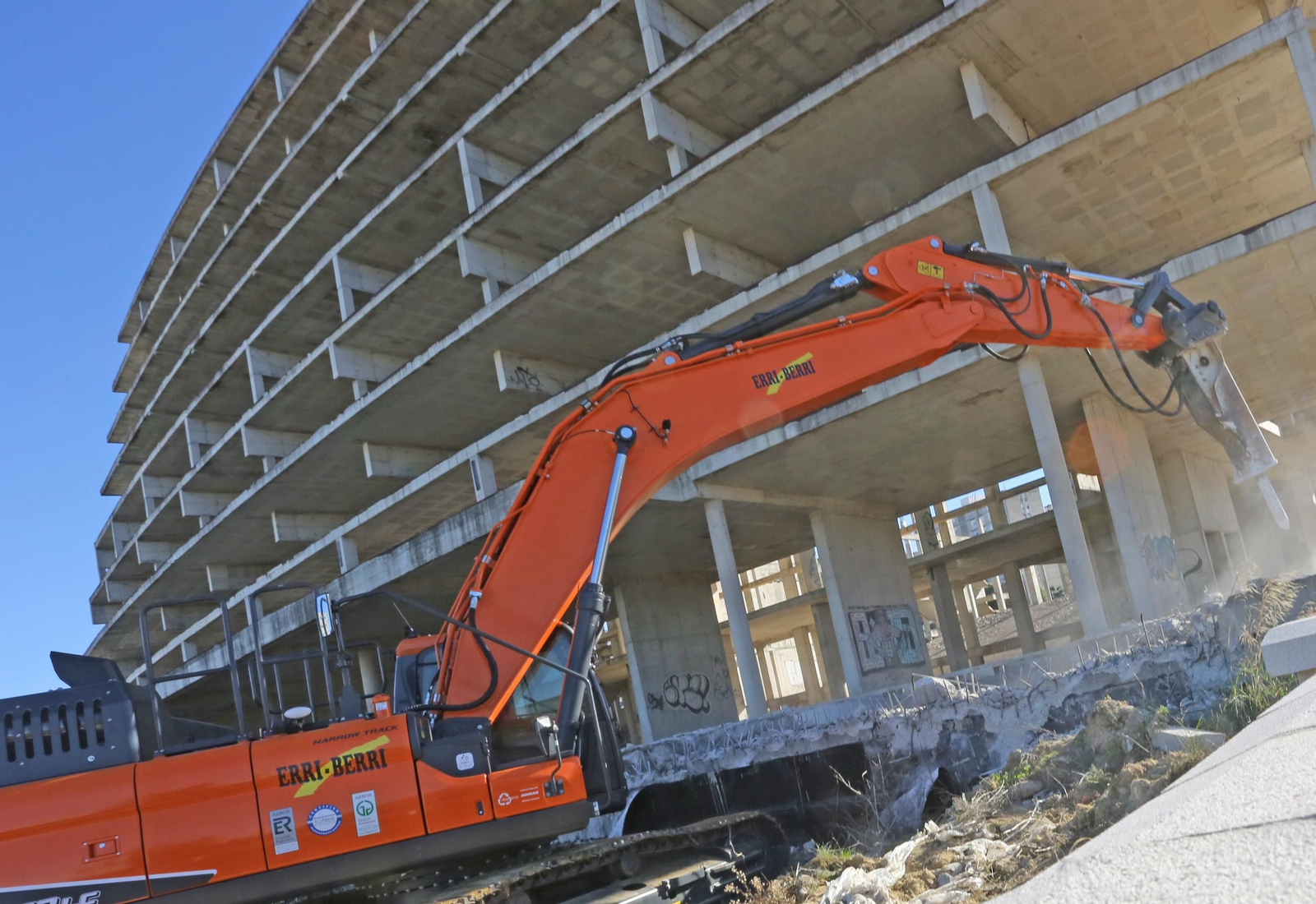 Comienzan los trabajos de derribo del Palacio de Congresos