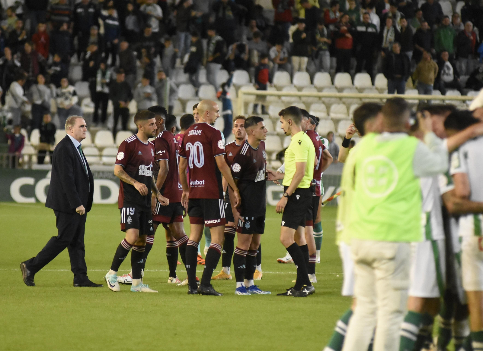 Imágenes del partido entre el Córdoba y el Recreativo de Huelva en El Arcángel