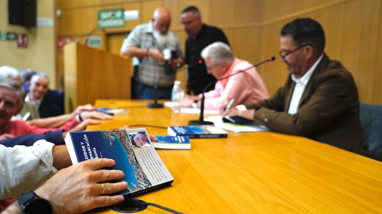 Fotos de la presentación del libro de Roberto Losada en el Auditorio Millán Picazo