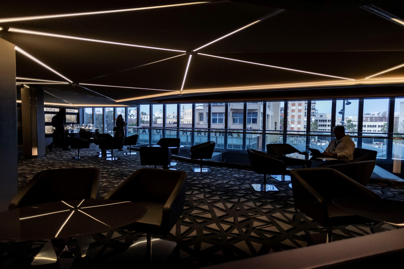 Imágenes de la visita del crucero MSC Euribia al puerto de Cádiz