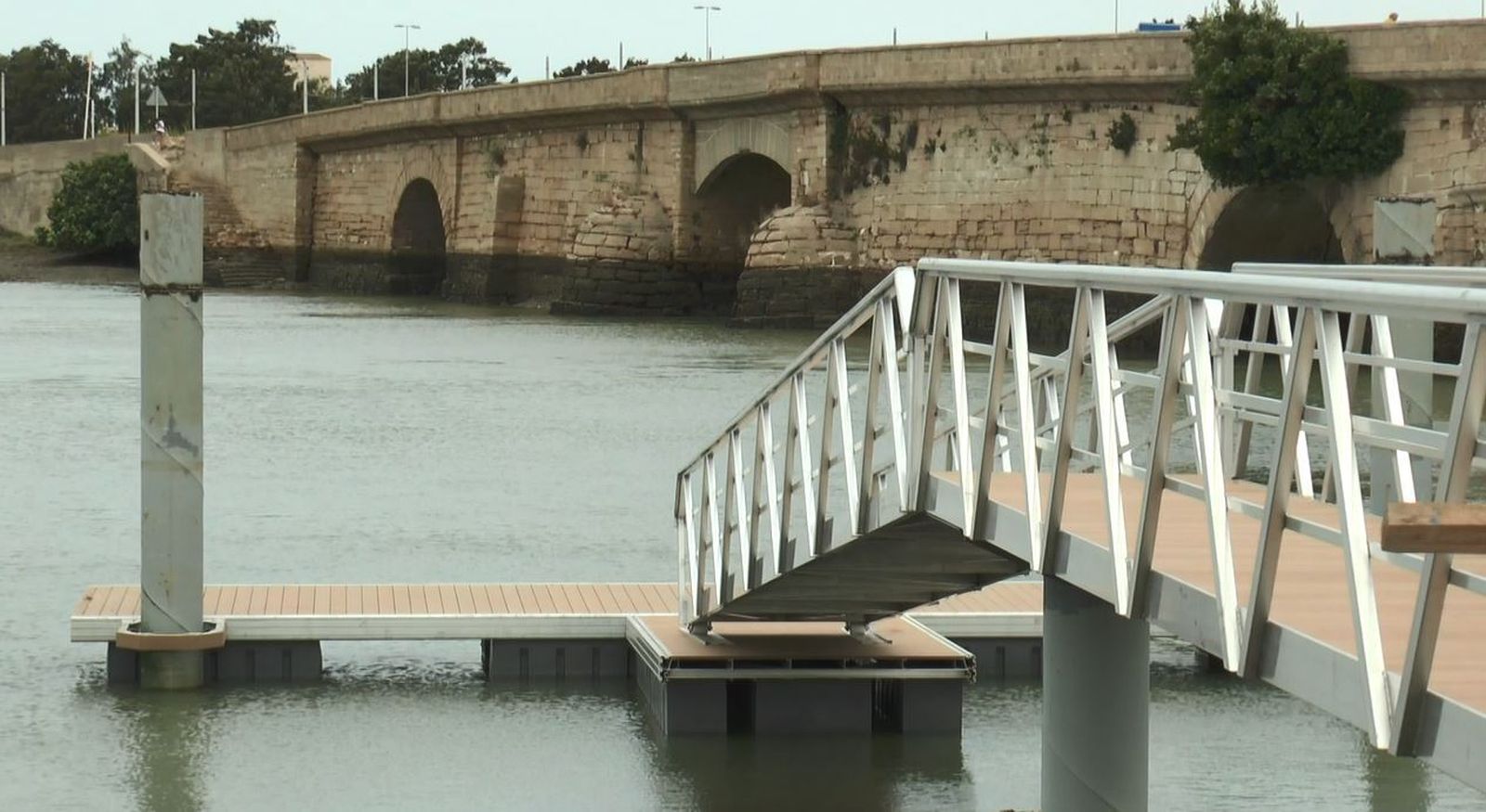 Nuevo pantalán junto al Real Carenero, en término municipal de Puerto Real