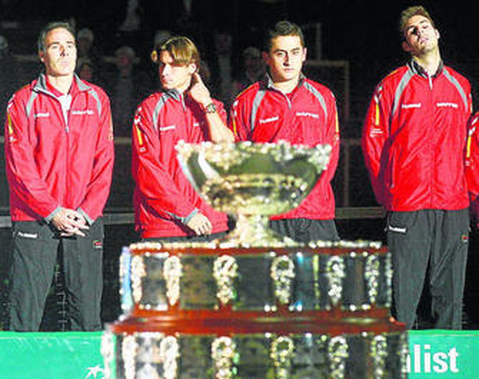 Alex Corretja, David Ferrer, Nicolás Almagro y Marc Granollers, tras perder en la final ante Chequia.