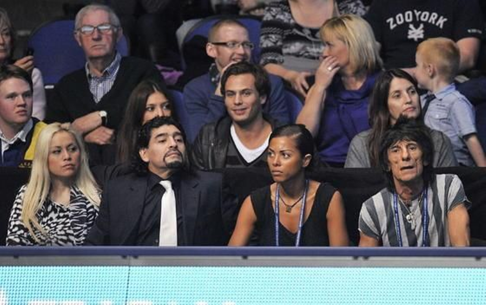 Famosos asistentes en las gradas

Foto: REUTERS/AFP