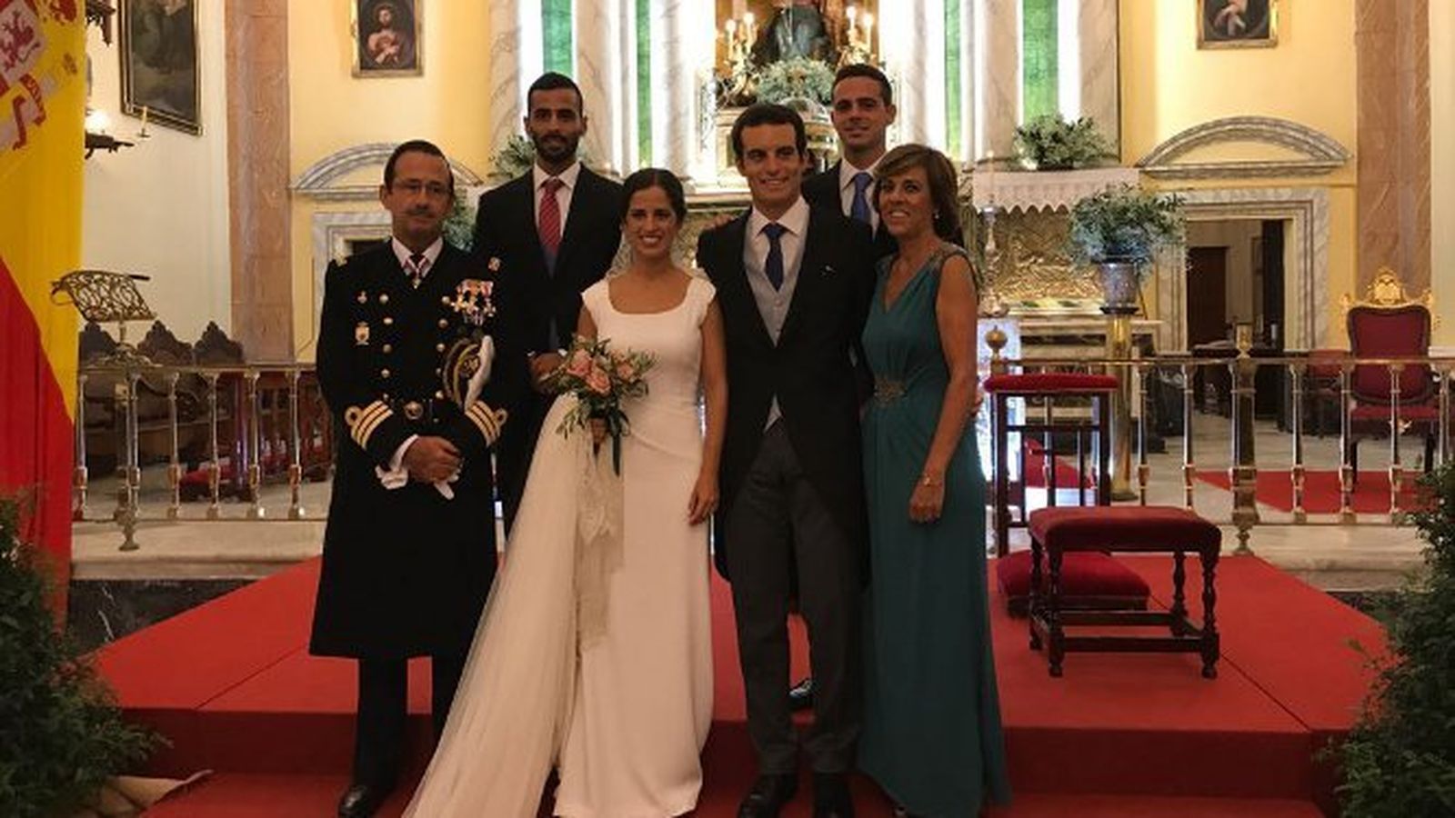Los novios Begoña Orozco y Borja Navas con Martín Orozco, Martín y Álvaro Orozco Aranda y Begoña Aranda Unzurrunzaga.