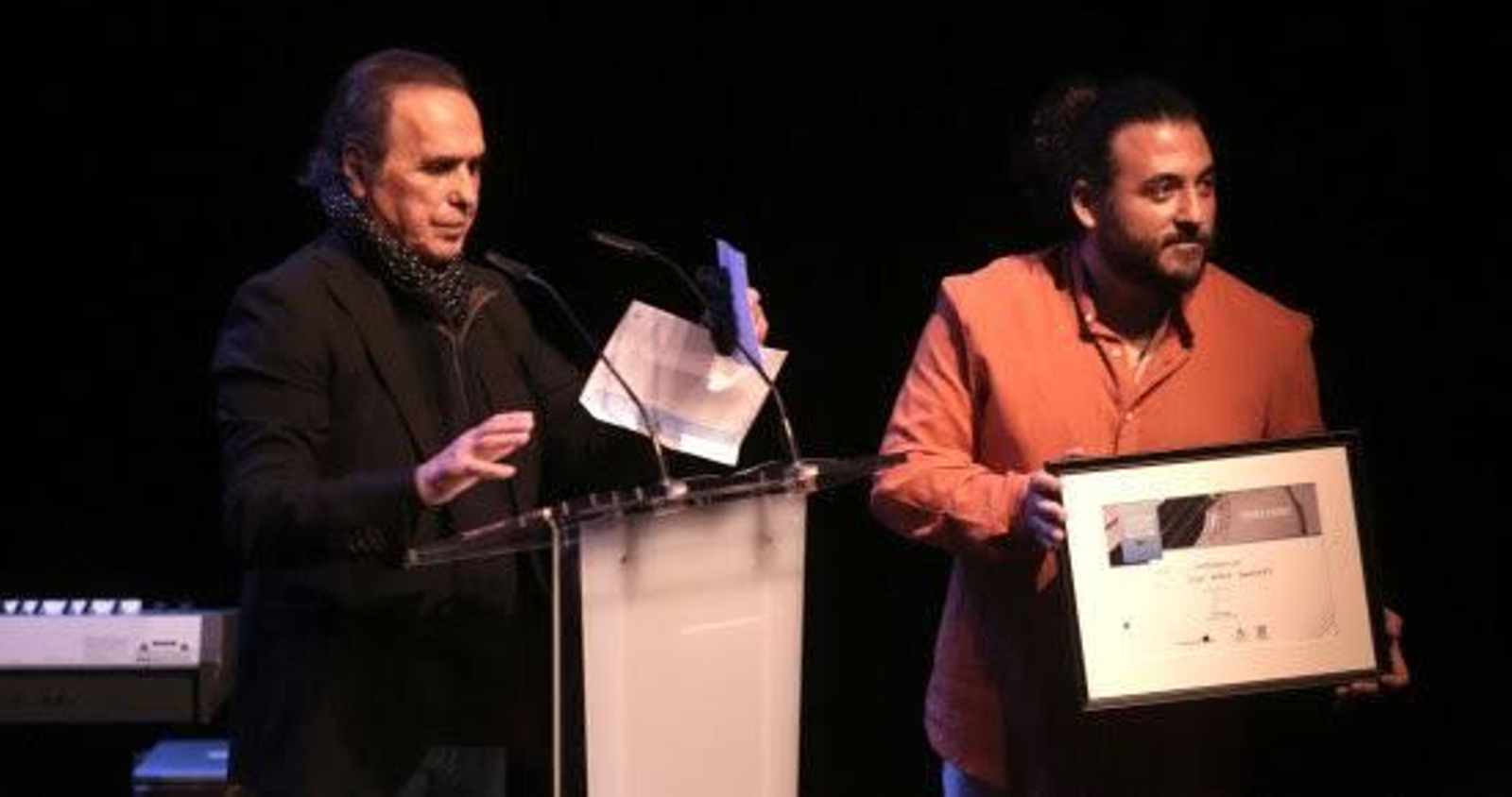 Pepe de Lucía hace entrega del I Premio SGAE de Flamenco 'Paco de Lucía' a Juan Pérez Rodríguez
