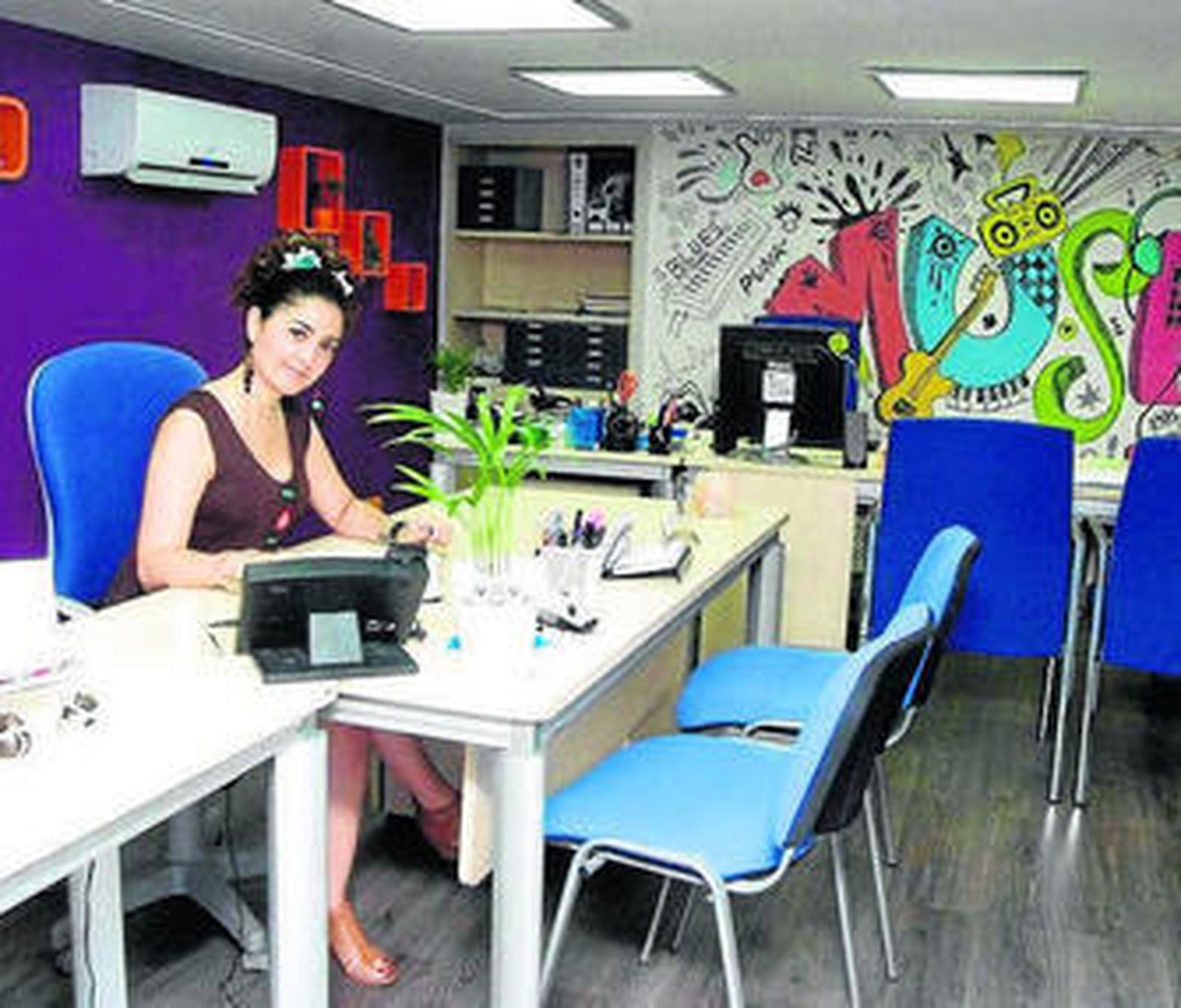 María del Mar de la Muela en las nuevas oficinas.
