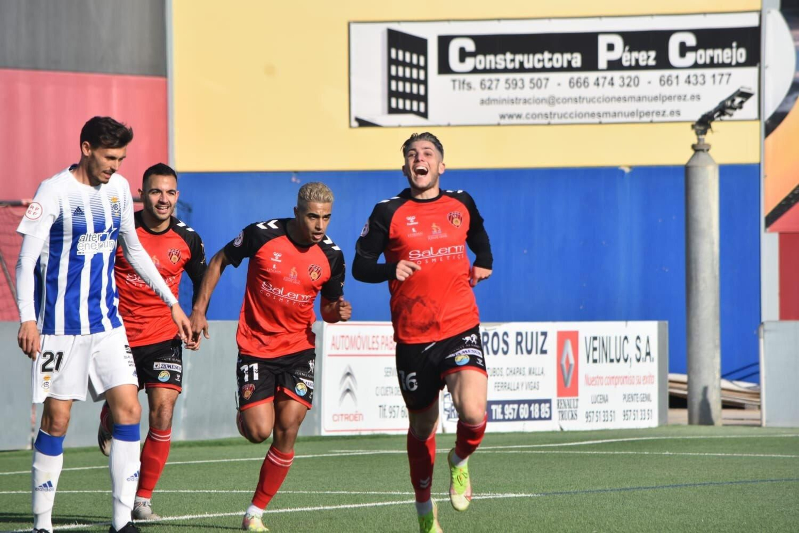 Brian creó muchos problemas a la defensa; en la imagen celebra el 1-0.