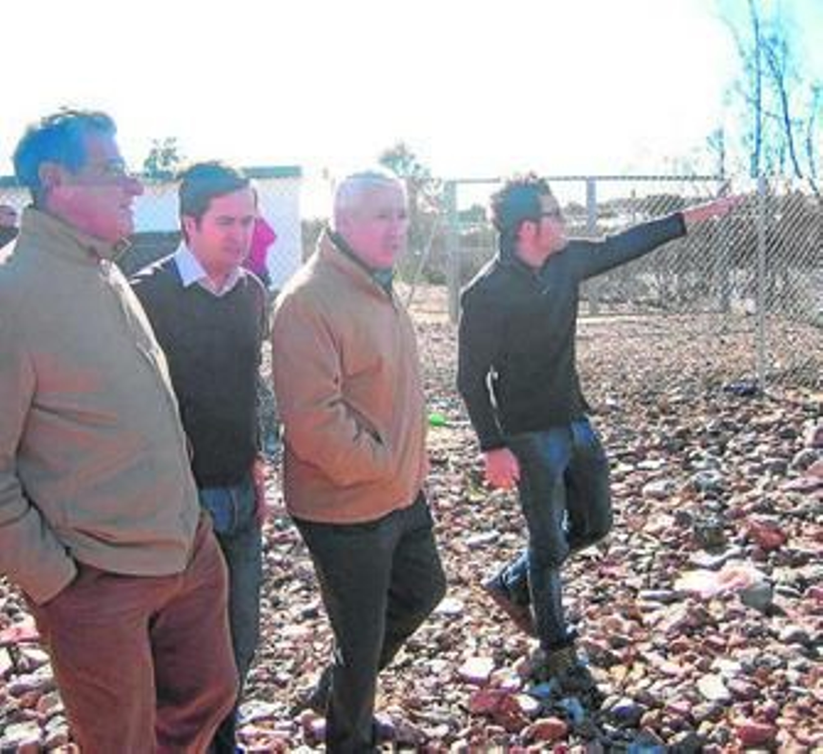 Javier Arenas junto al alcalde de El Ejido, Francisco Góngora, visitaron la balsa del Sapo hace unos meses.