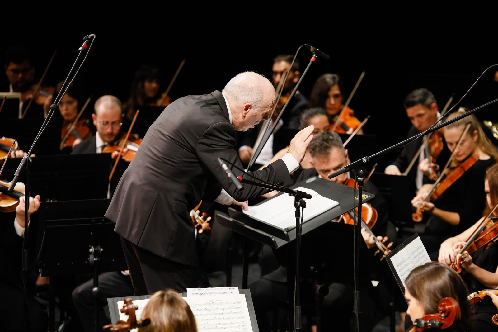 Imágenes de la novena Beethoven interpretado por la OCAL y Orfeón para Cajamar