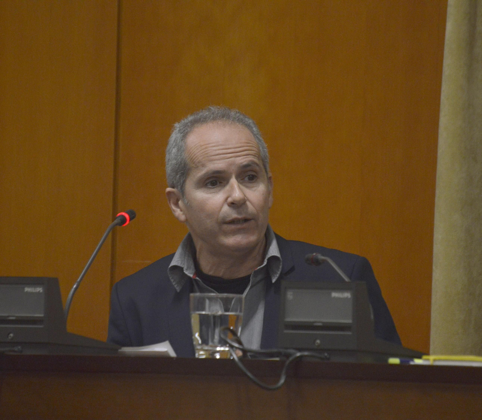 El portavoz de Ganemos, Rafael Blázquez, en el Pleno del martes.