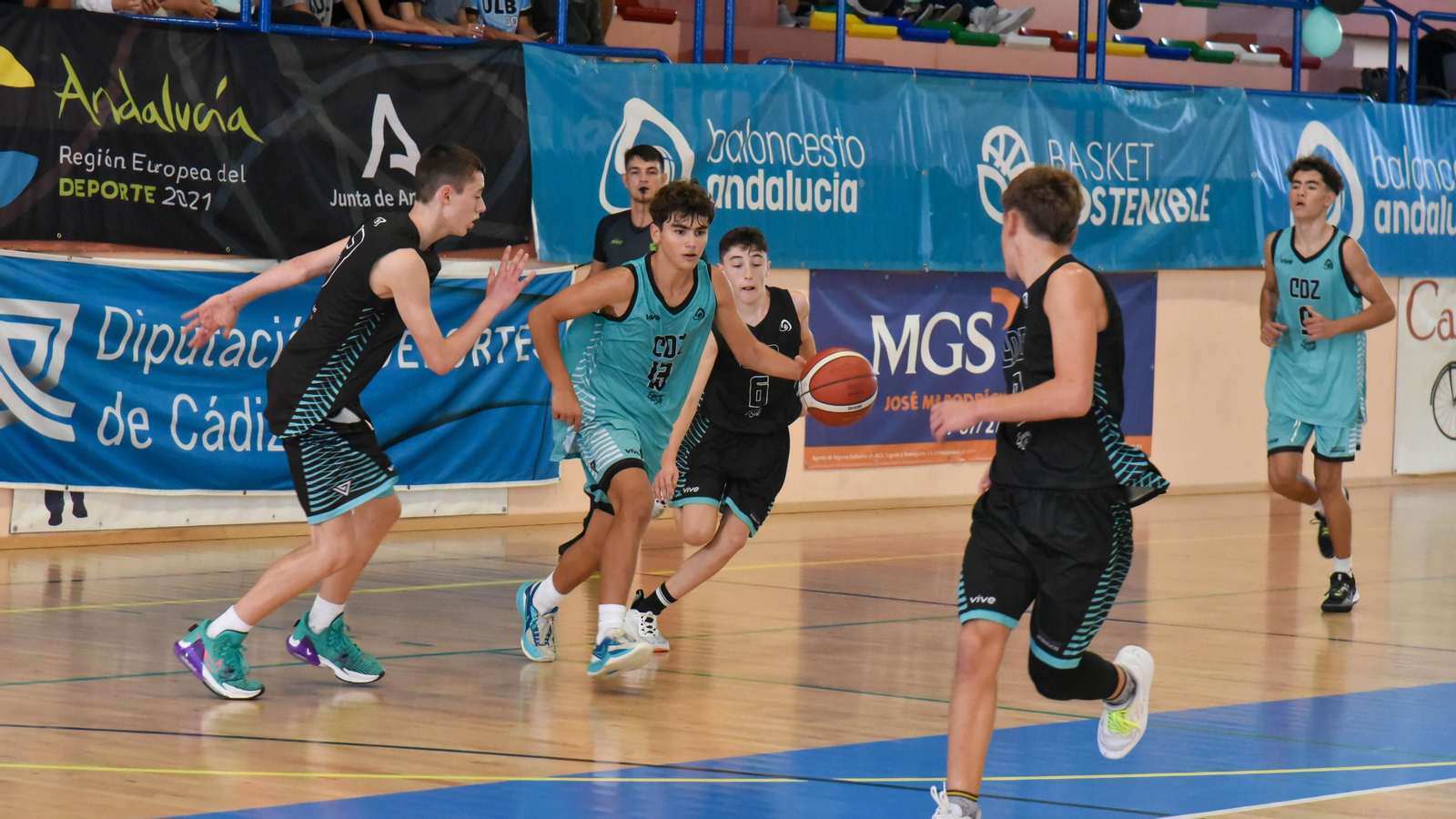 Las fotos de la tercera jornada del Andaluz infantil masculino de baloncesto en La Línea