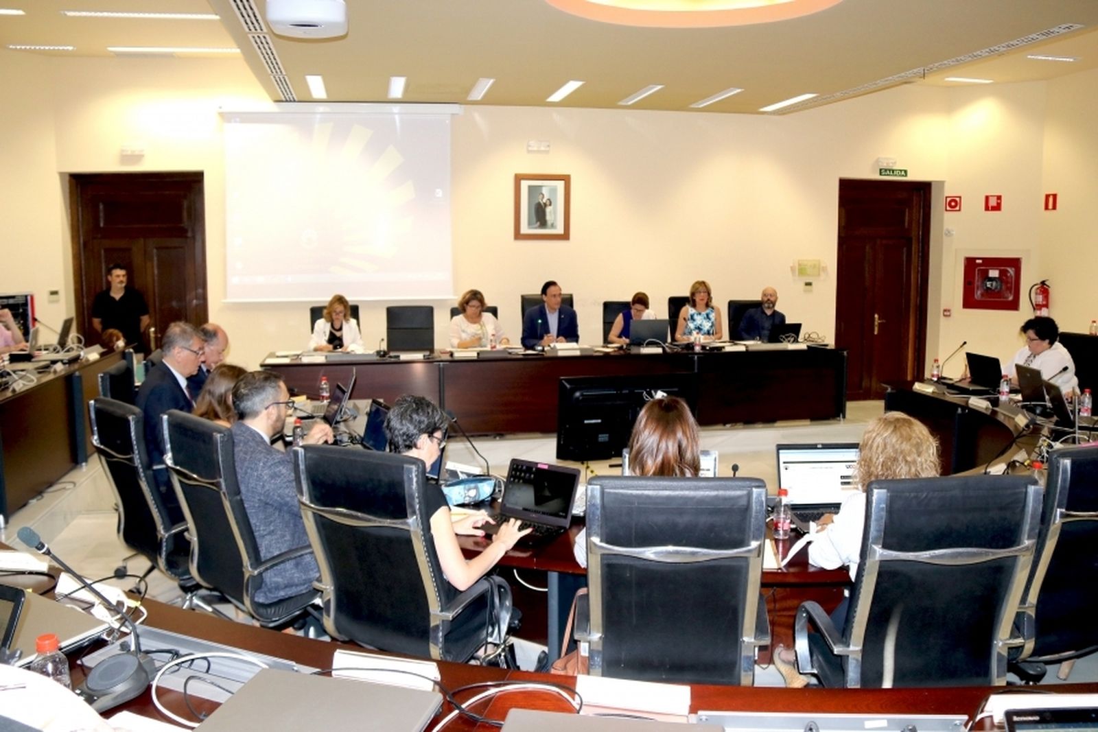 Un momento del consejo de gobierno de la institución académica.