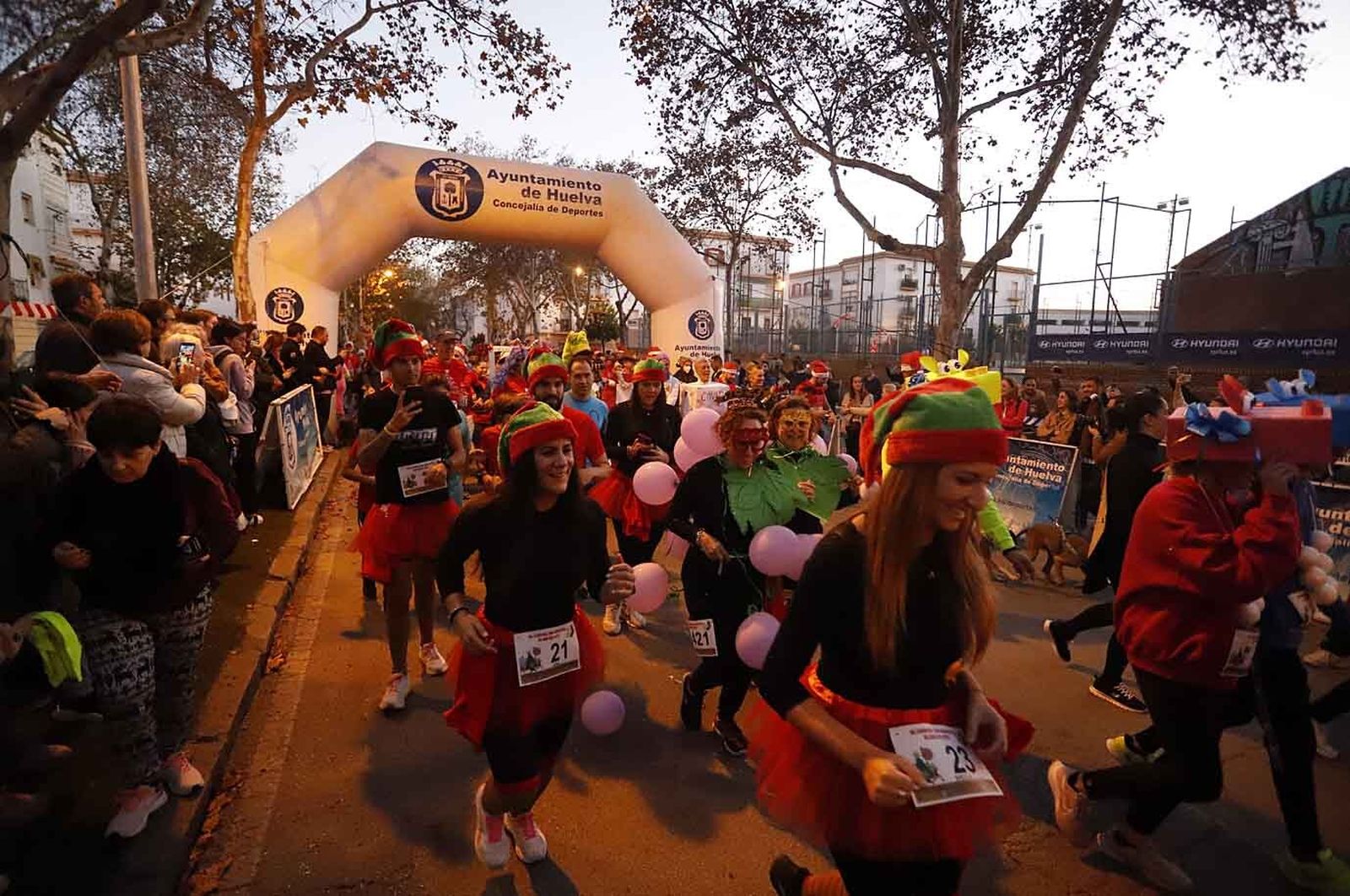 Imágenes de la carrera de San Silvestre en Huelva