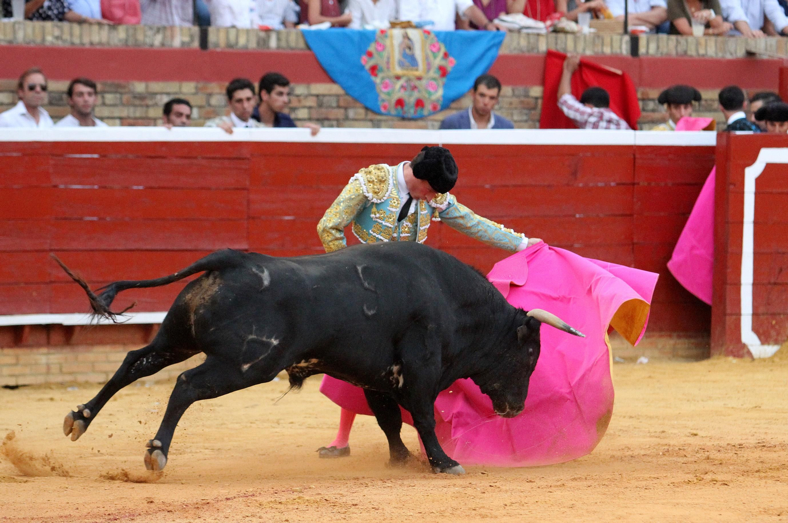 Faena de Alfonso Cadaval en la Plaza de toros La Merced