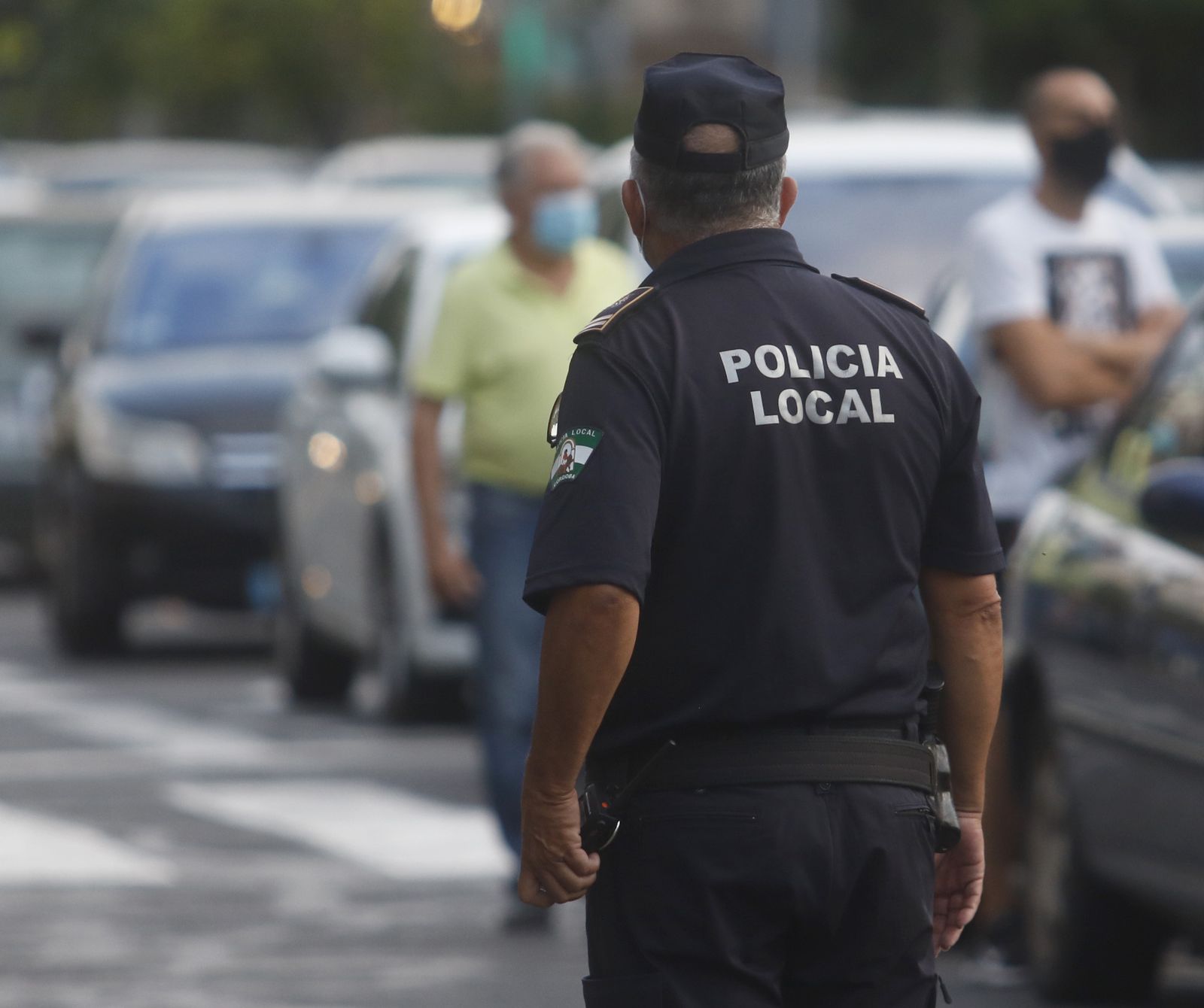 Un agente de la Policía Local en Córdoba.