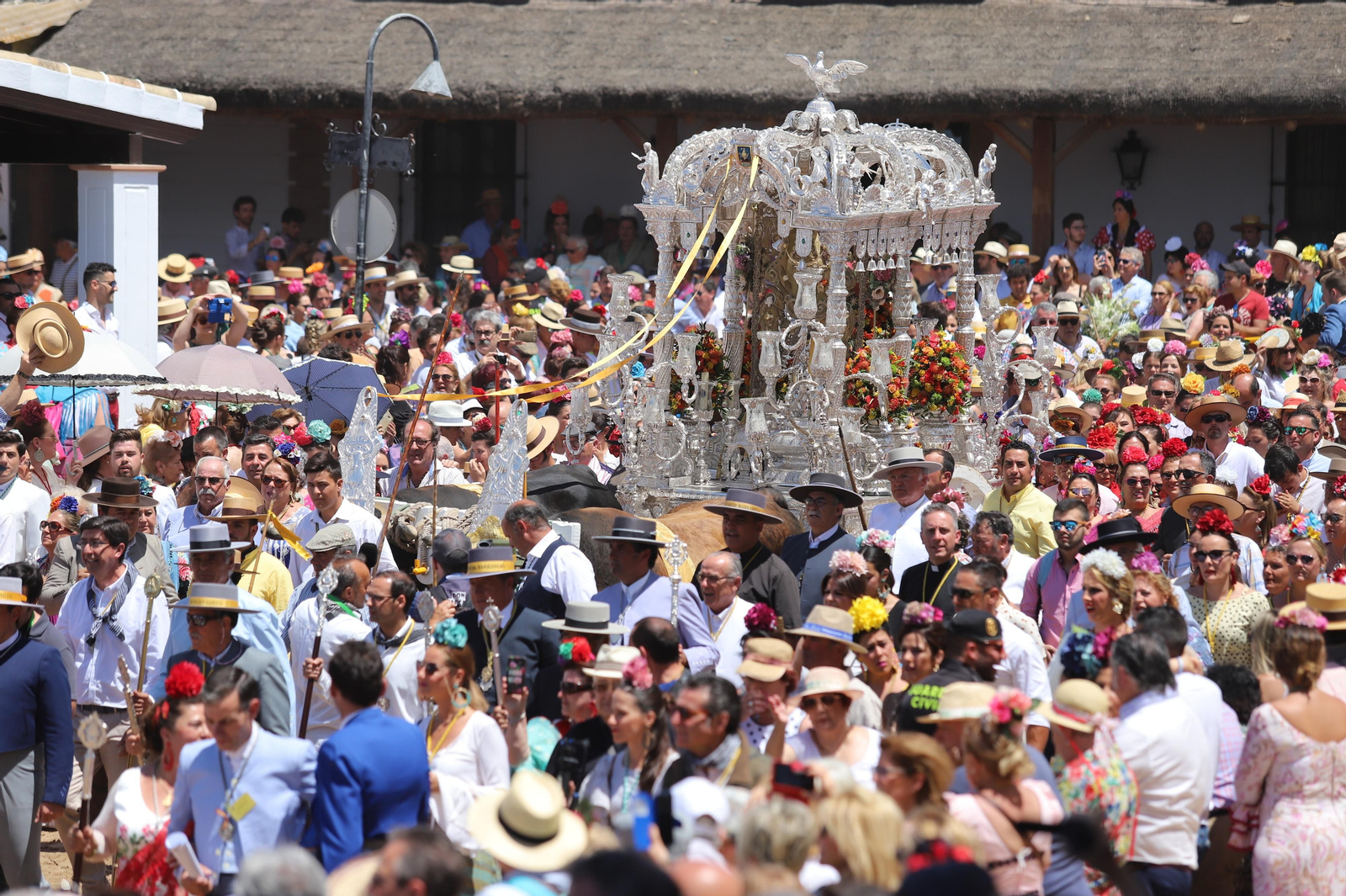Imágenes de la presentación de las  Hermandades filiales  del sábado en el Rocío